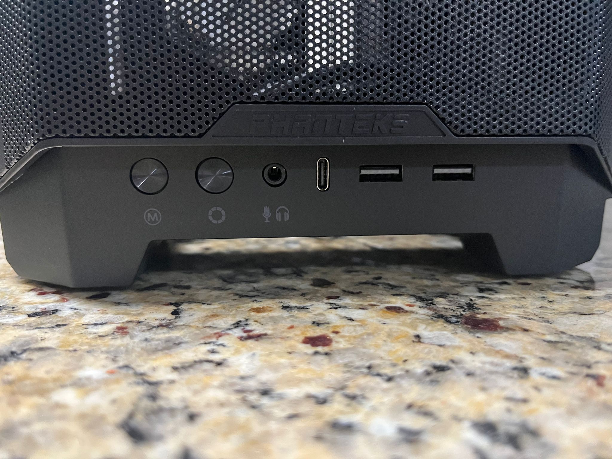Phanteks Eclipse P200A ITX case