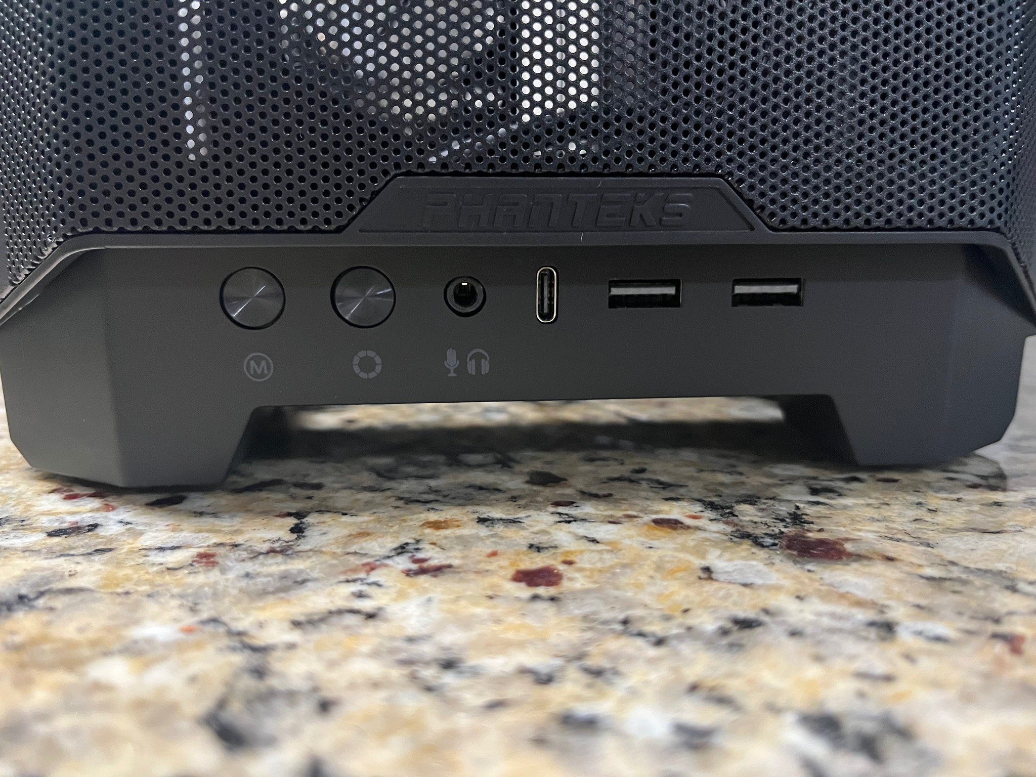 Phanteks Eclipse P200A ITX case