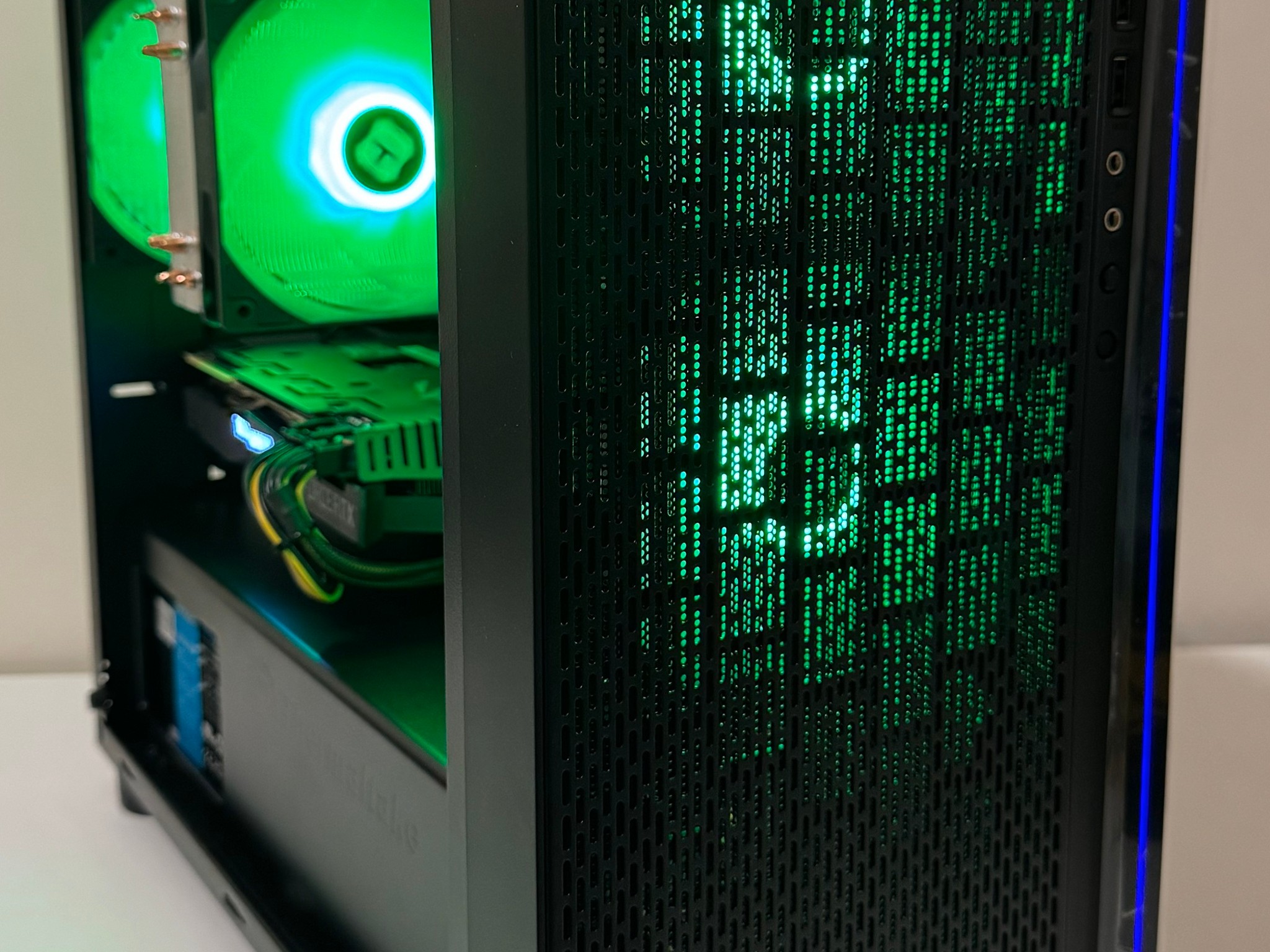 AMD Ryzen 5 32GB RAM 1TB SK Hynix NVMe SSD GeForce RTX 2070 SUPER Thermaltake Case Gaming PC
