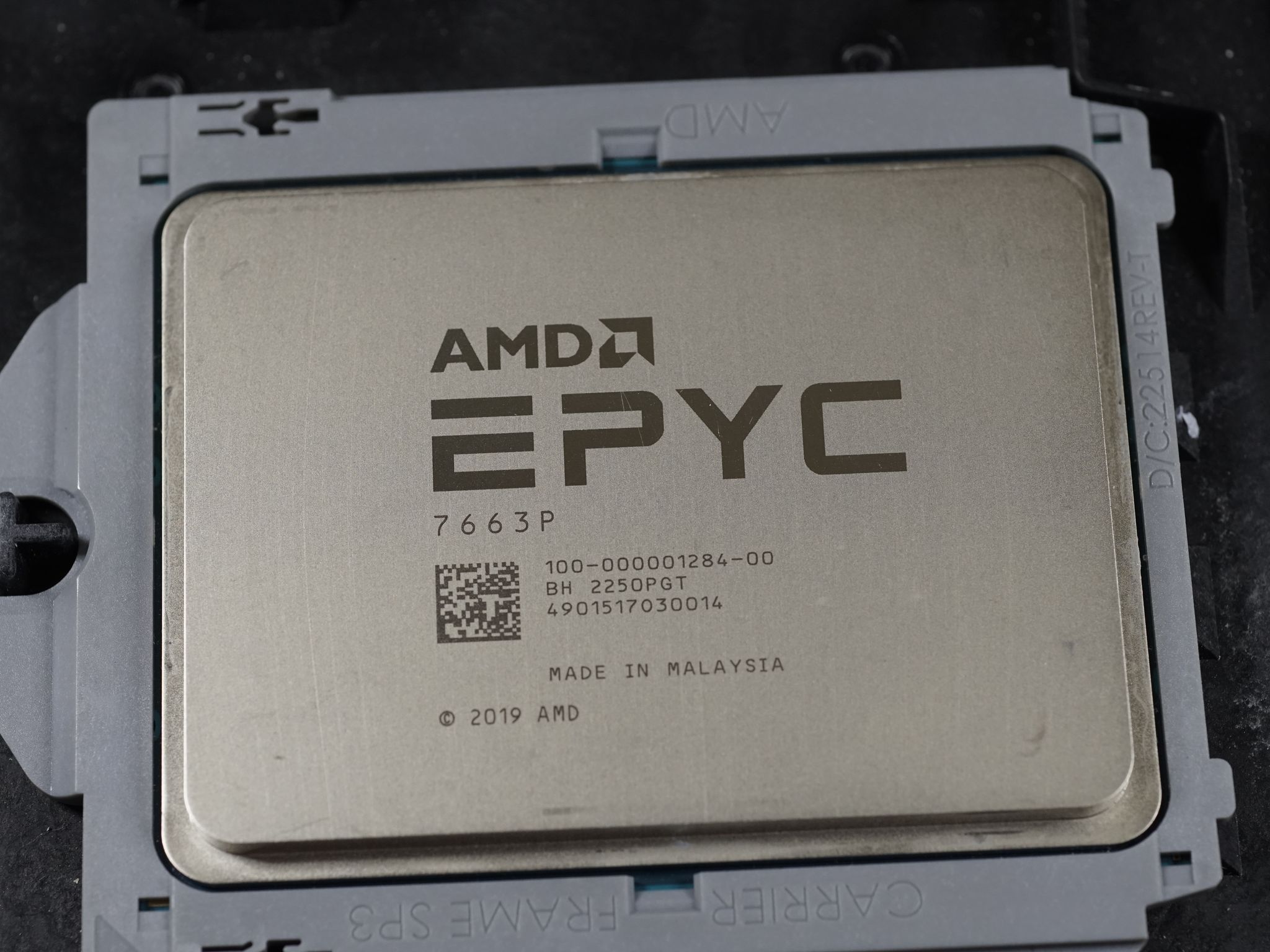 AMD Epyc 7663p 56-Core CPU