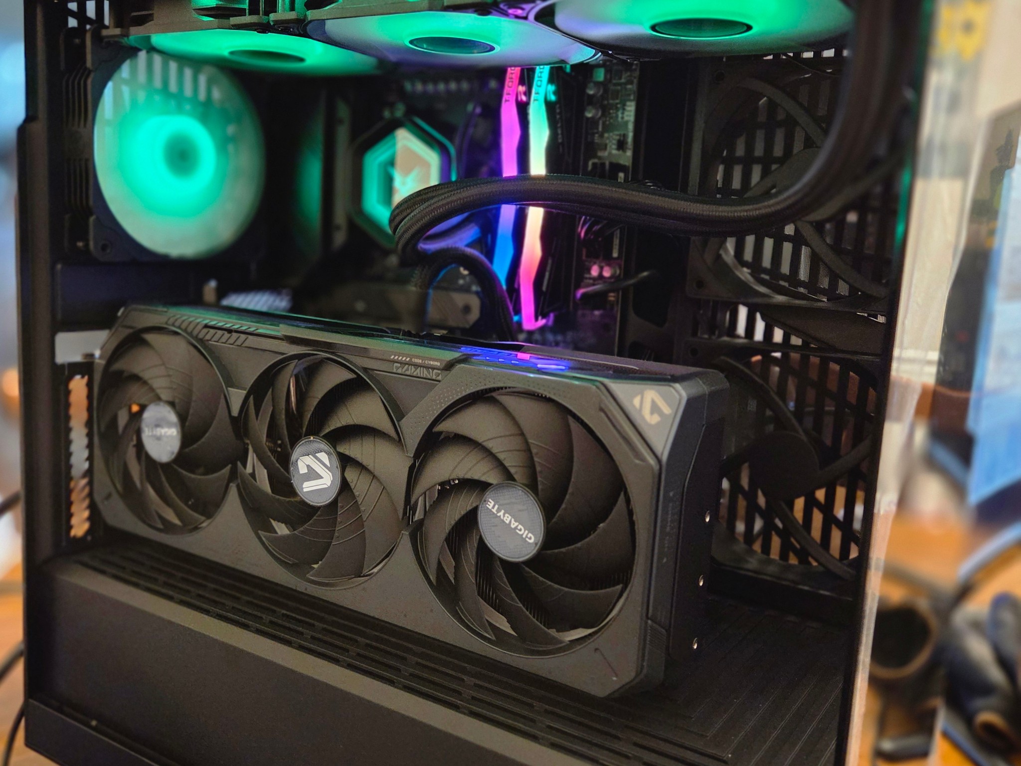 GeForce RTX 5070 Ti Custom Gaming PC - Ryzen 7 7700X