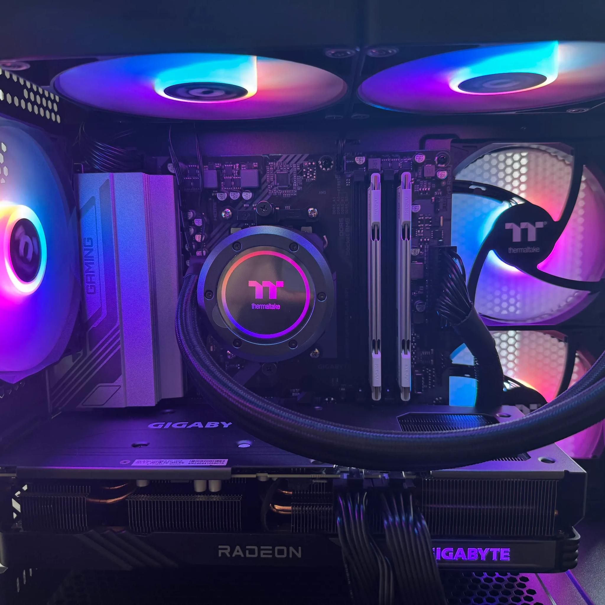 Ryzen 5 7600X + Radeon RX 7600 XT 16GB + 32GB DDR5 Ram (2x16GB) + 1TB M.2 NVME Storage