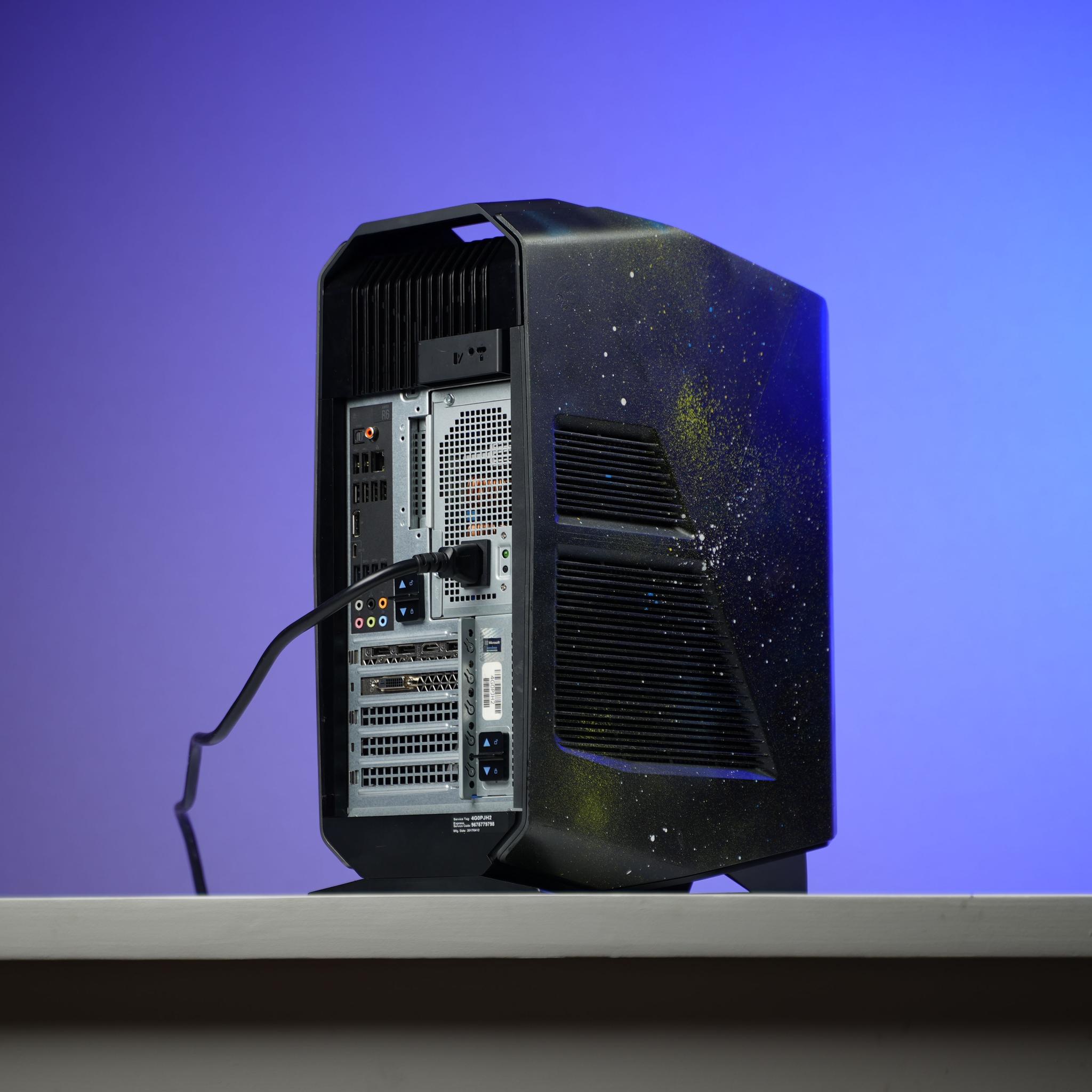 “Alienform 6” GTX 1070 Intel Core i7 7700k 16GB .7TB Windows 11 Gaming PC Powerhouse
