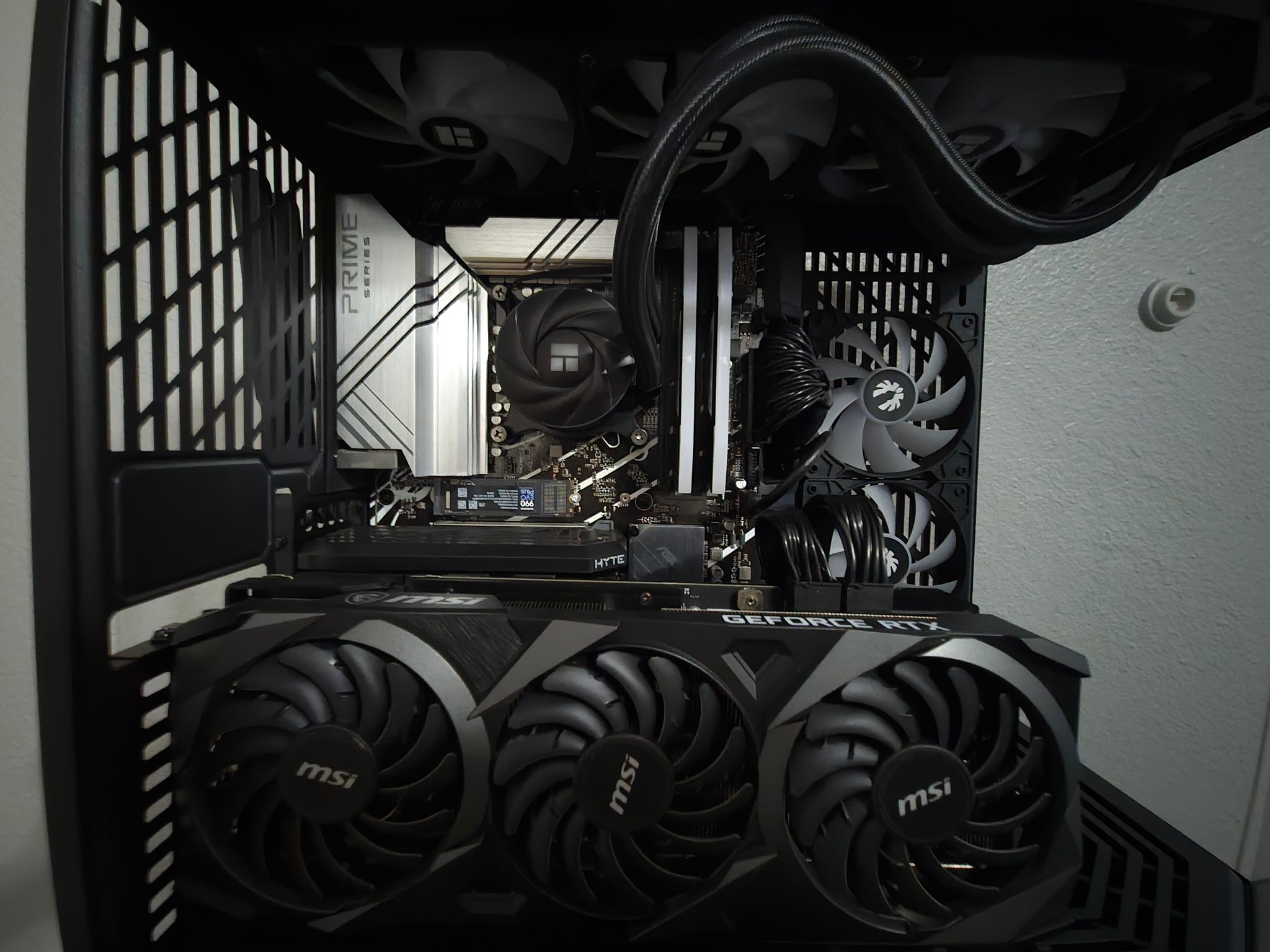 High-End RTX 3090 24GB / i9-14900K Gaming & AI PC – 96GB DDR5 – HYTE Y70