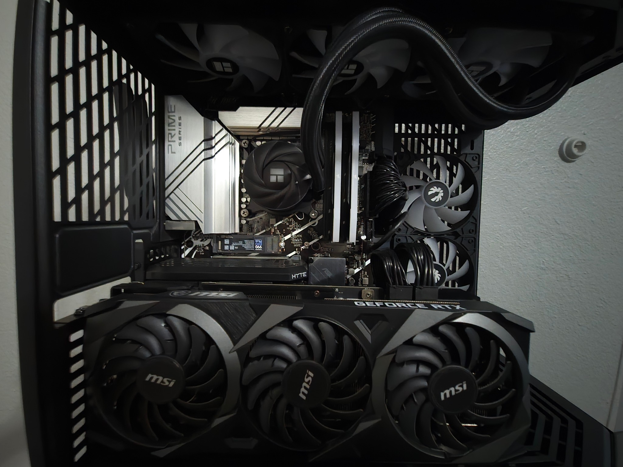 High-End RTX 3090 24GB / i9-14900K Gaming & AI PC – 96GB DDR5 – HYTE Y70