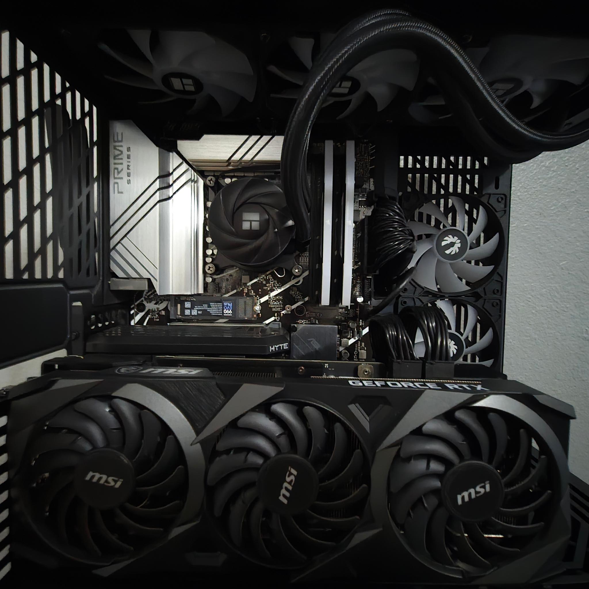 High-End RTX 3090 24GB / i9-14900K Gaming & AI PC – 96GB DDR5 – HYTE Y70