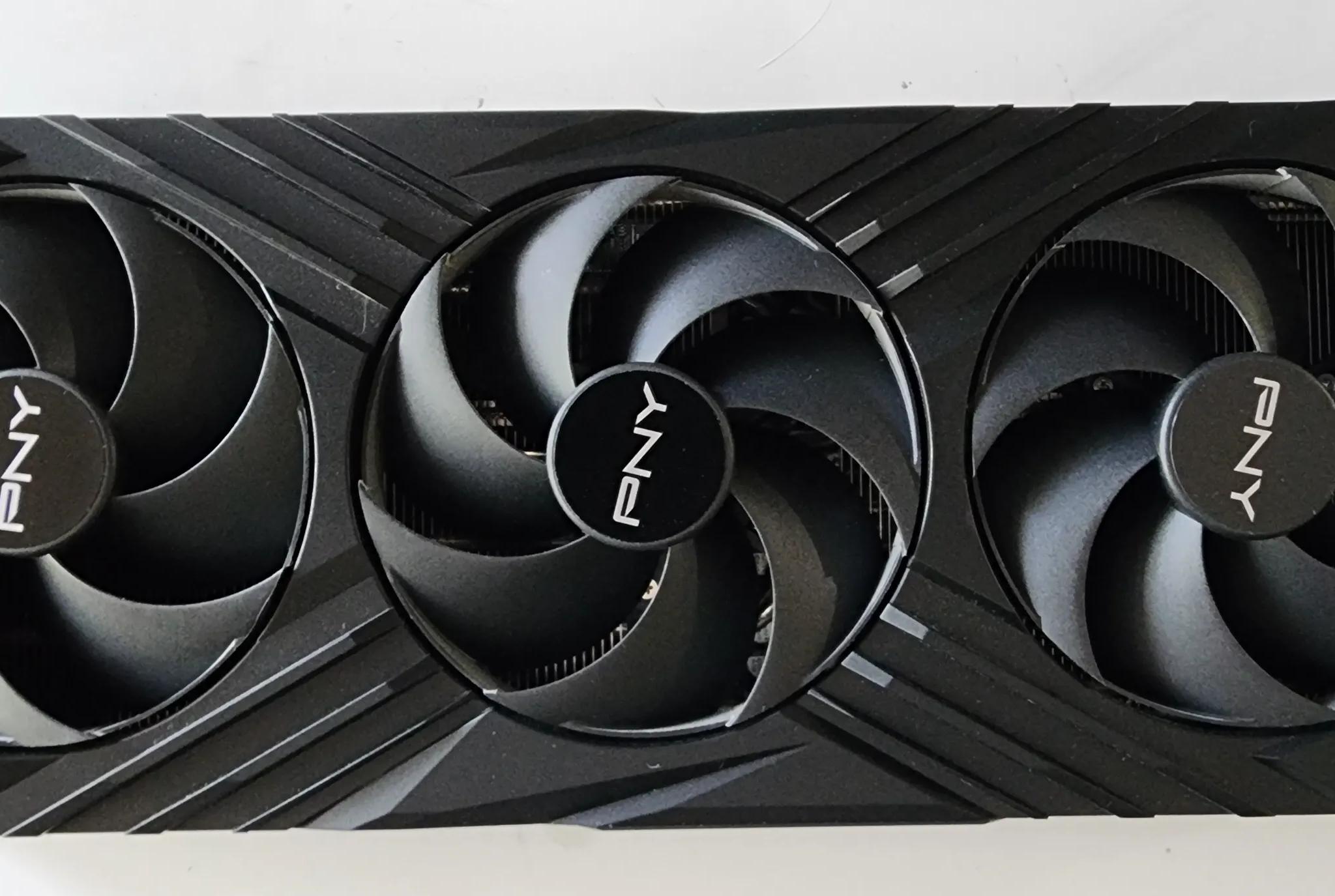 PNY GeForce RTX 4090, Triple Fan, 24GB
