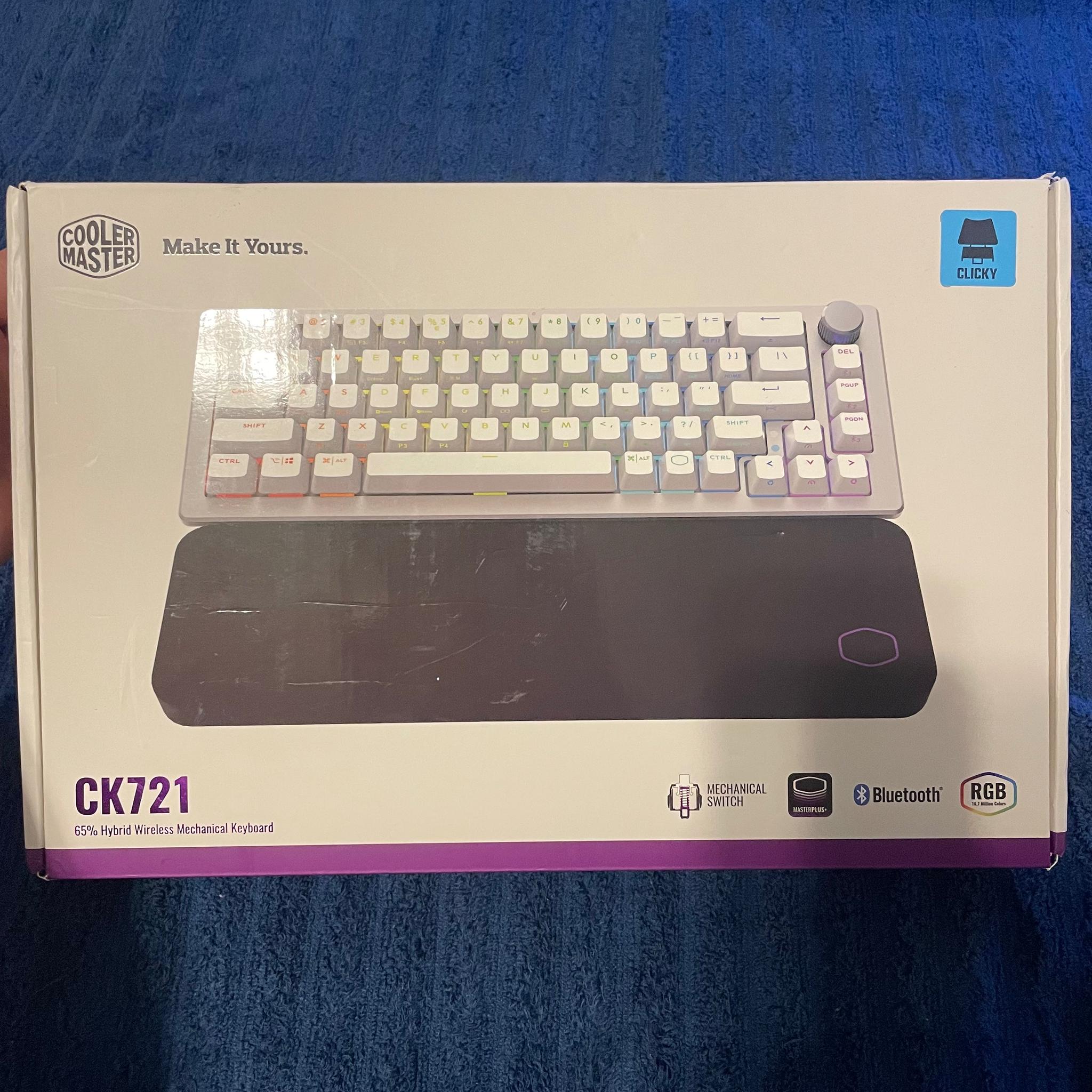 White/Silver CoolerMaster CK721/MK271 Series 65% Hybrid Wireless Mechanical Keyboard