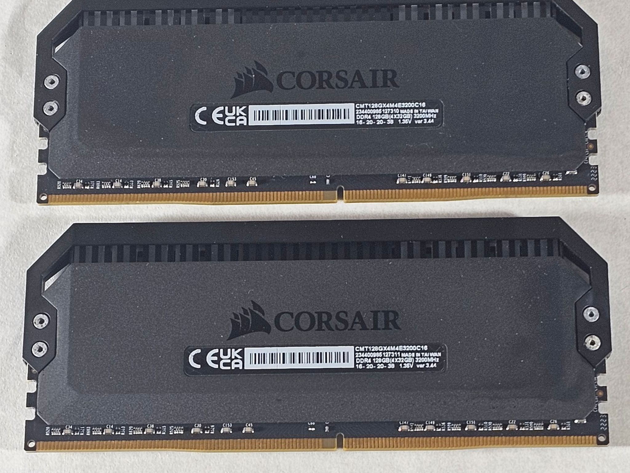 64GB DDR4 (2x32GB) CL16 3200MT/s Corsair Dominator Platinum