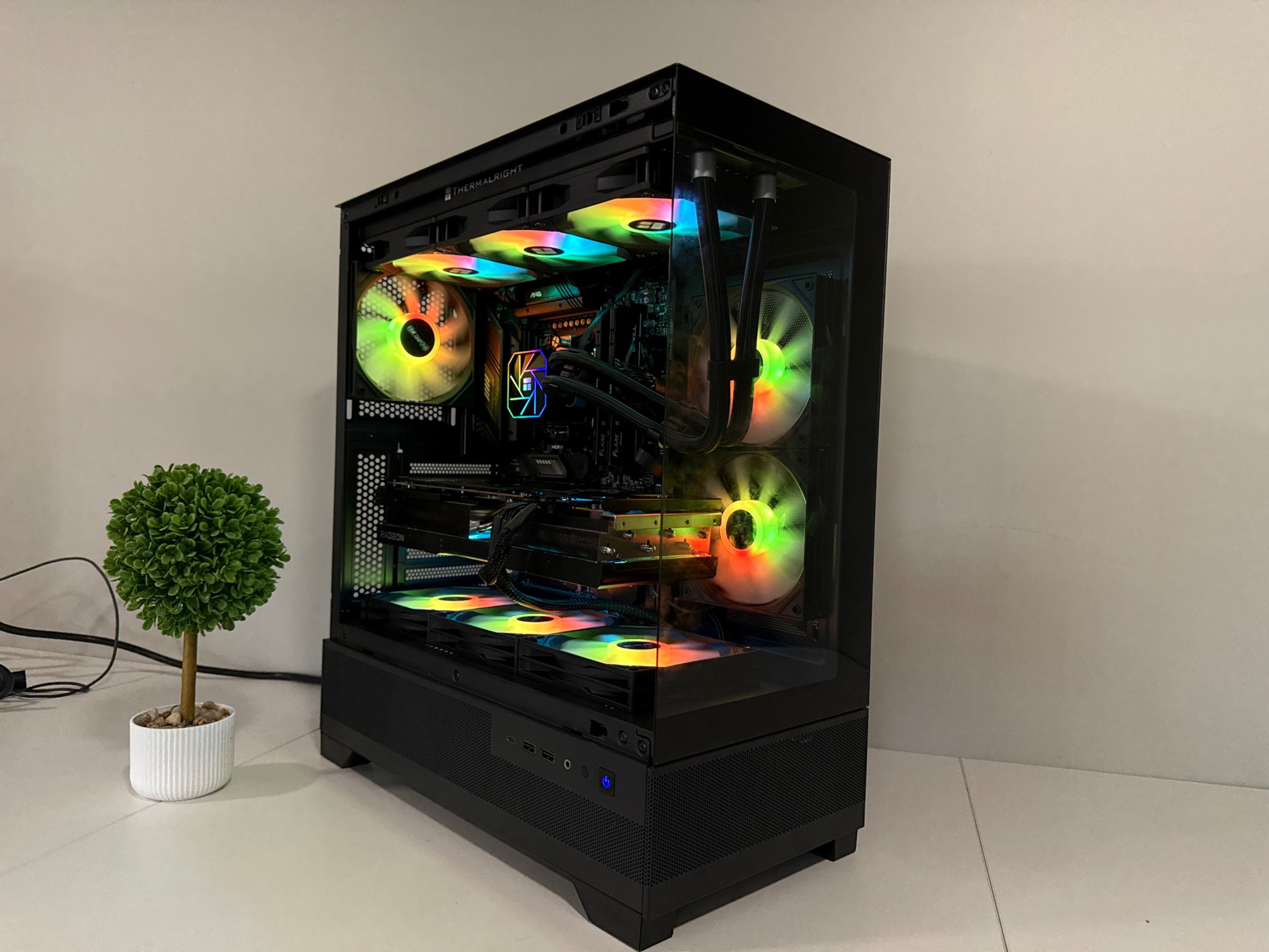 Insane 7900 XTX 4K Gaming PC (Ryzen 9 7950 X3D)