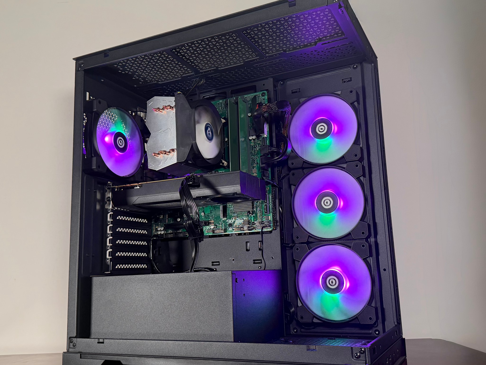 👽Value 1080p Monster👽 i7 7700 | GTX 1070 | 16GB RAM | 1.25TB Storage
