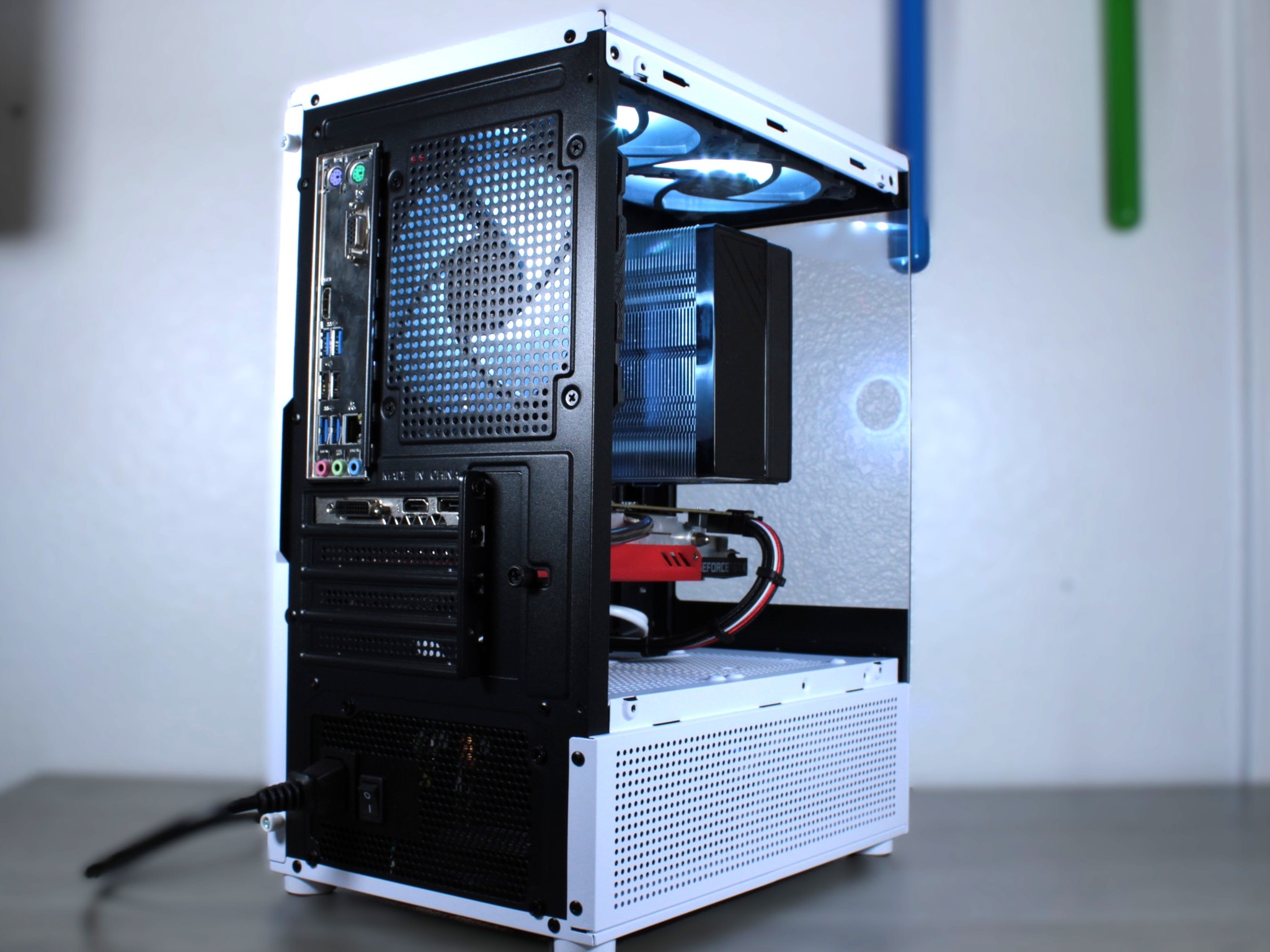 GTX 1660 Super | Ryzen 5 2600 | 16 GB DDR4 Ram 3200 MHz | 512GB NVMe | WiFi | Windows 11 activated