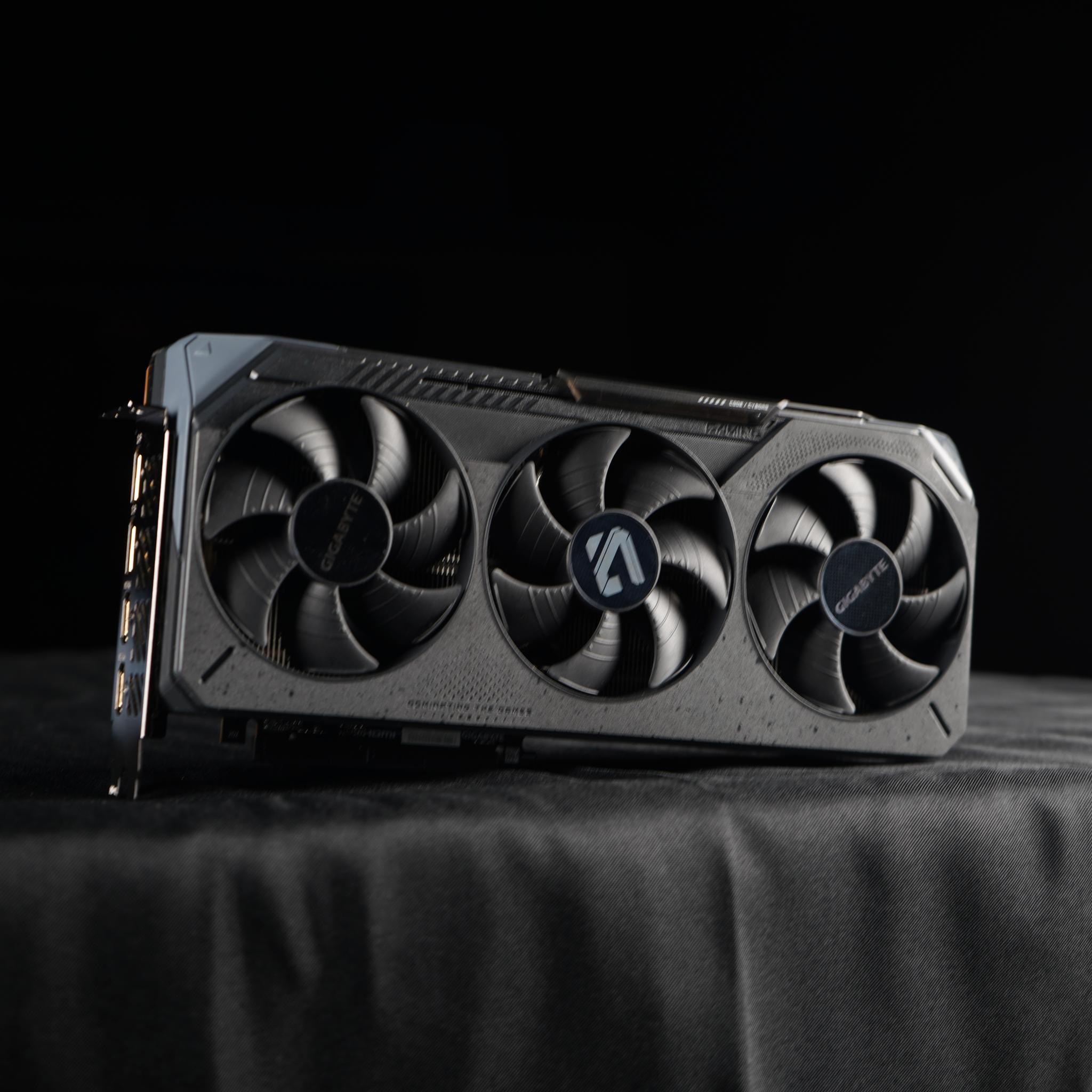 GIGABYTE Radeon RX 9070 XT Gaming OC 16G Graphics Card, PCIe 5.0, 16GB GDDR6