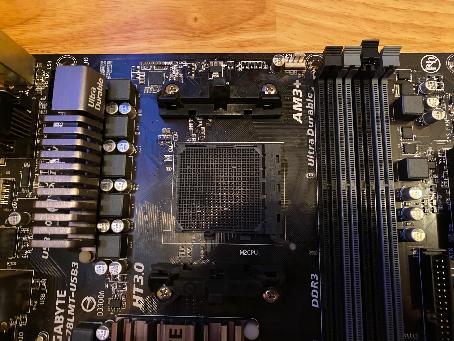 GIGABYTE GA-78LMT-USB3 AM3+/AM3 AMD 760G USB Micro ATX AMD Motherboard COMBO