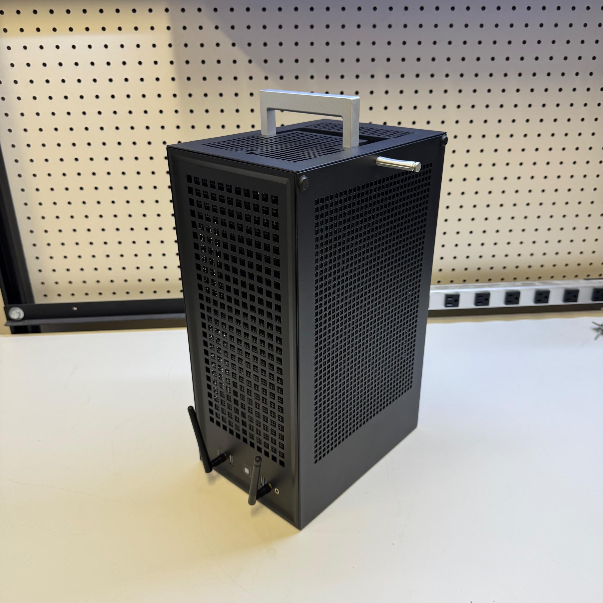 Budget SFF Gaming PC Intel i5 12600kf, RX 7600, 240 AIO Hyte Revolt