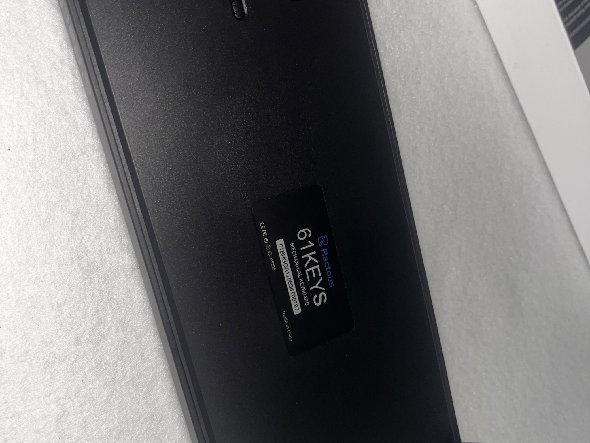 Ractous Design RGB Keyboard  Hot Swappable.  Gateron Optical Brown Switches. Bluetooth/Wired.