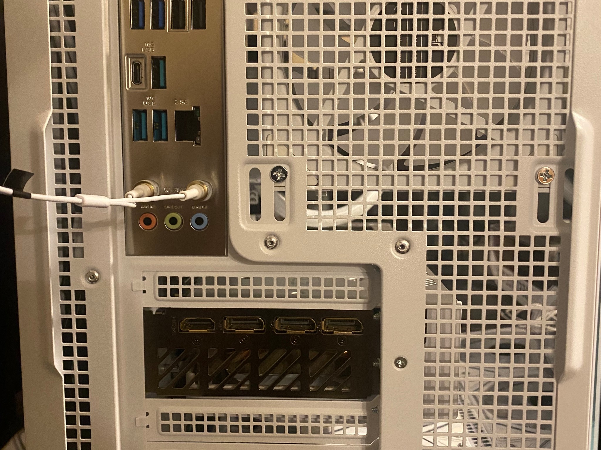 ALL-WHITE GAMING PC | RYZEN 7 9700X | RTX 4070 Ti AERO | 32GB DDR5 | 1TB