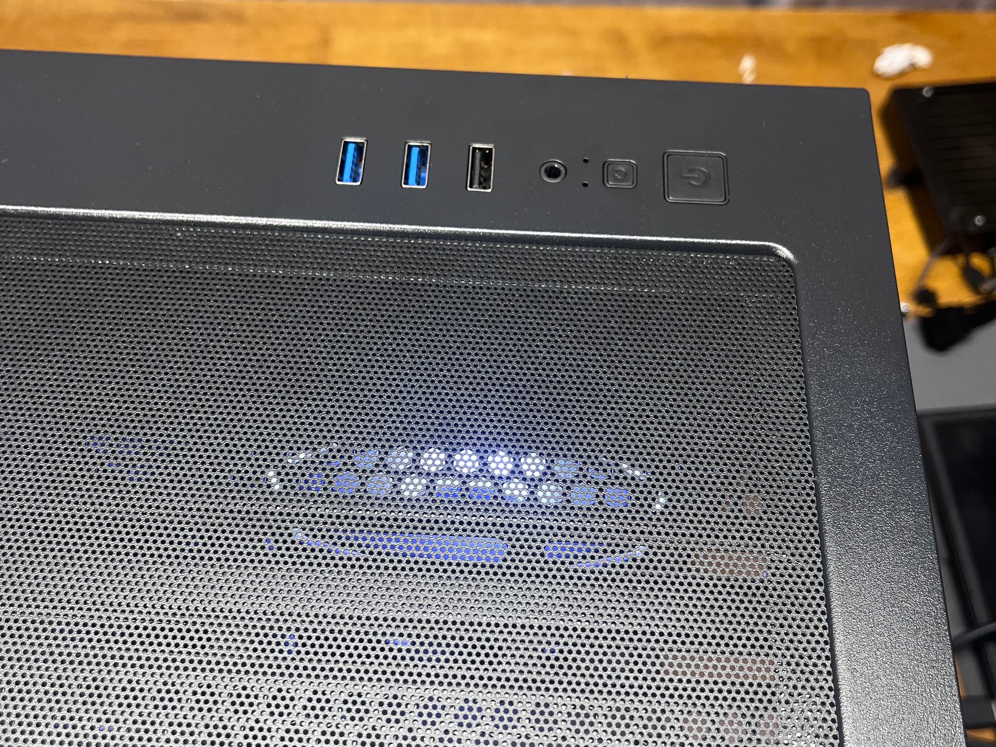RX 6600 | i5 10400F | 16GB RAM | Gaming PC