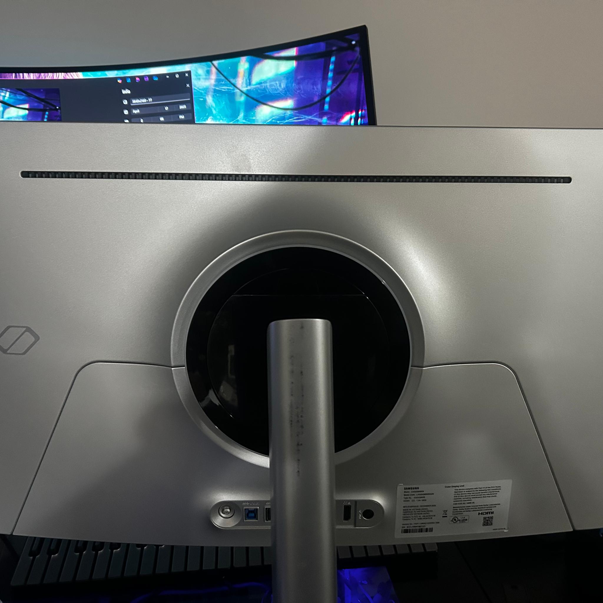 Samsung Odyssey QD-OLED G8 (G80SD) 32" 4K UHD (3840 x 2160) 240Hz Gaming Monitor (PRICE DROP!!)