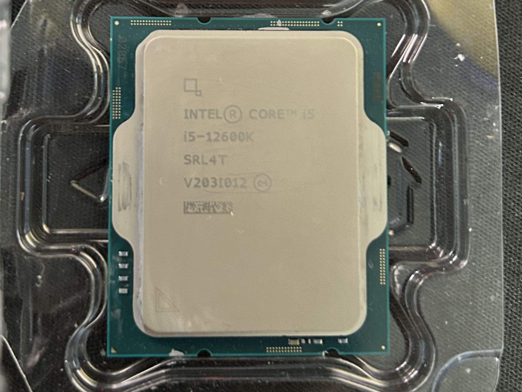 On Sale! i5 12600k 10 cores 16 threads at 4.9 GHz, LGA 1700