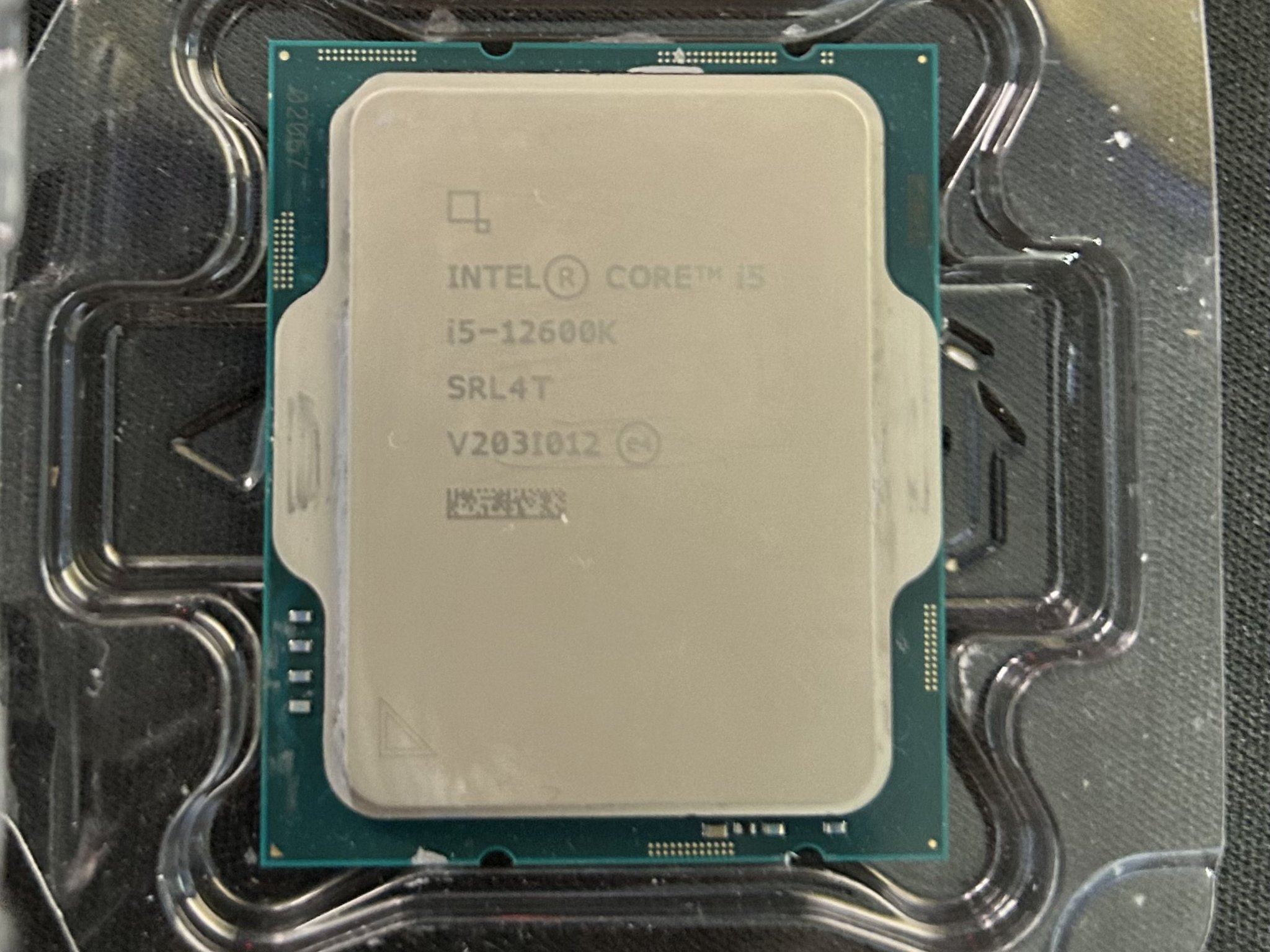 On Sale! i5 12600k 10 cores 16 threads at 4.9 GHz, LGA 1700