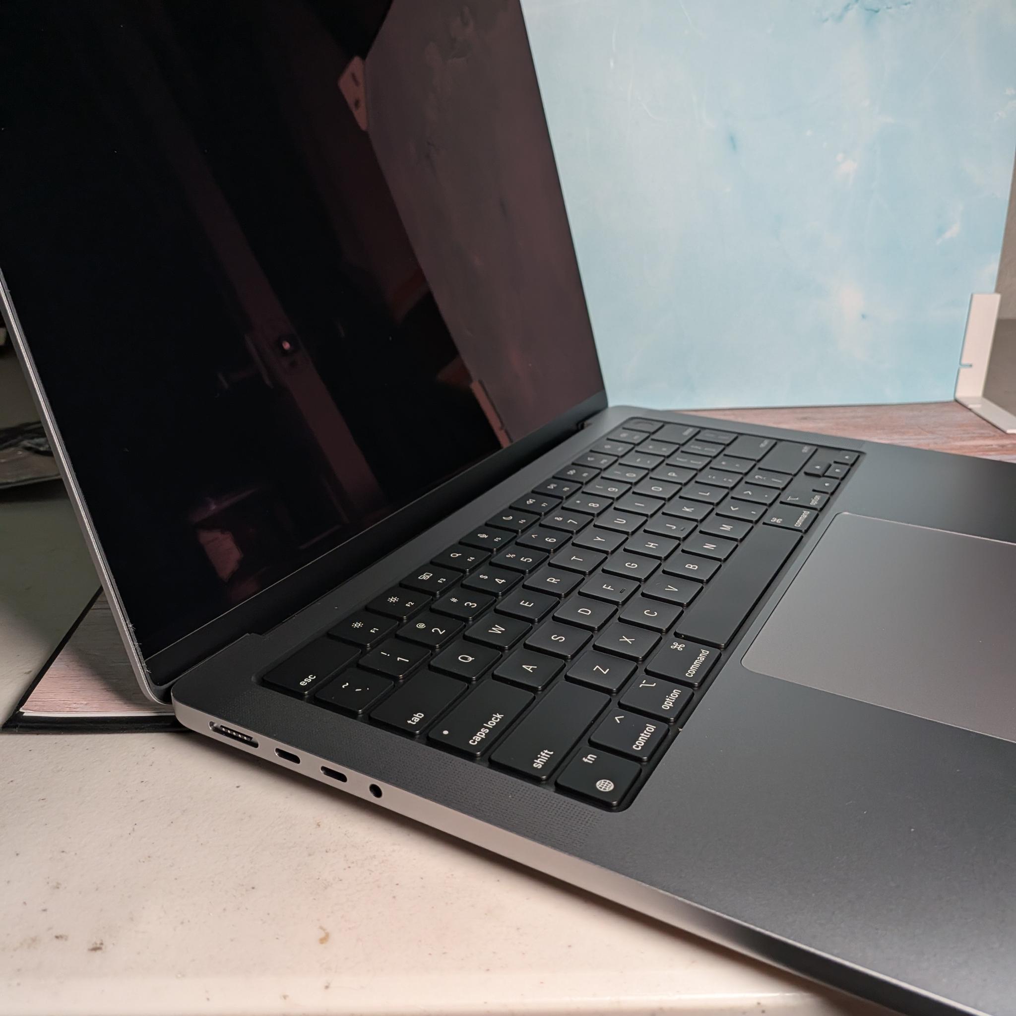 Apple MacBook Pro 14-inch (M2 Pro, 16GB RAM, 512GB SSD) - Space Gray