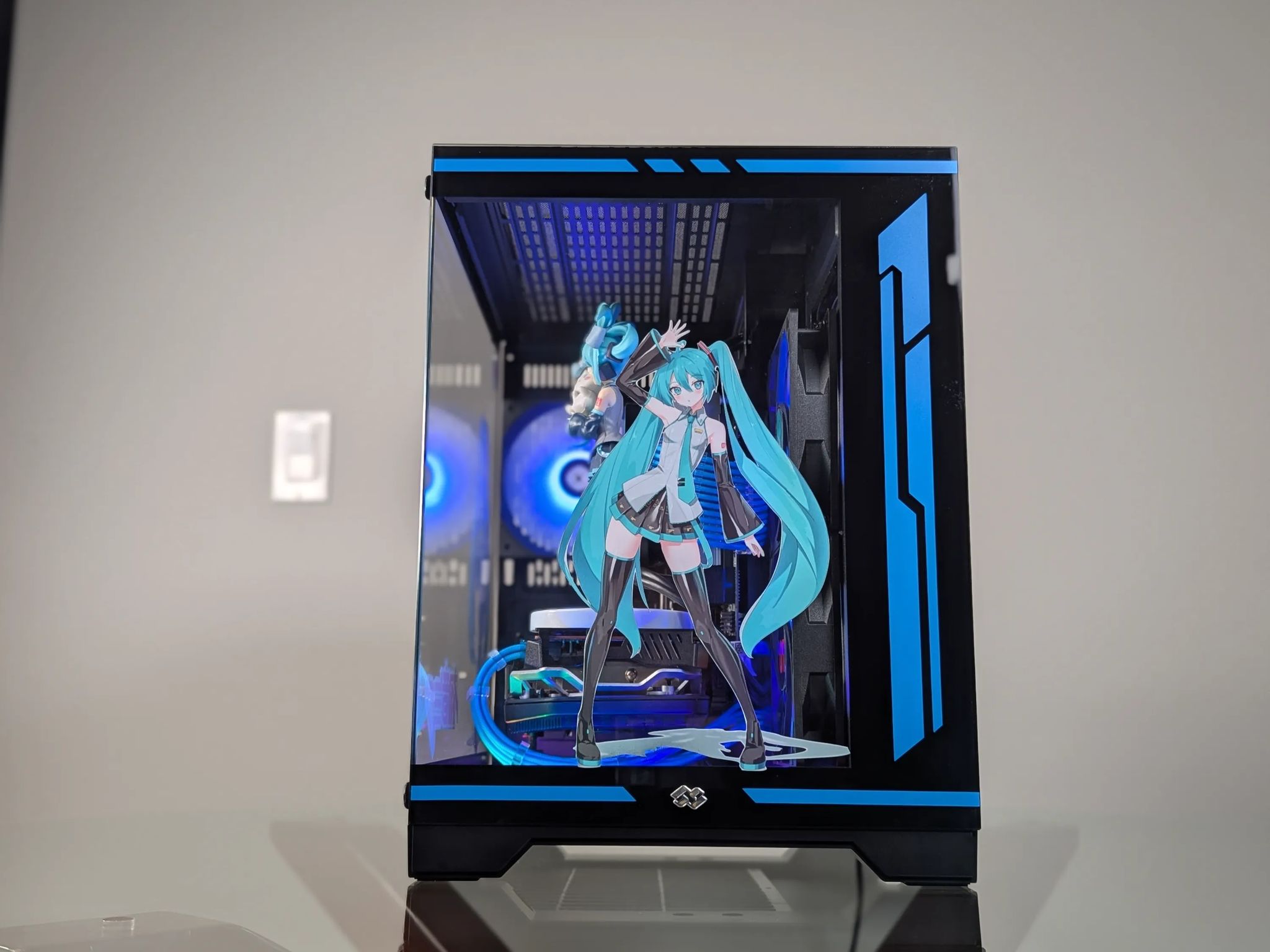 The Most Kawaii Gaming PC - The Hatsune Miku