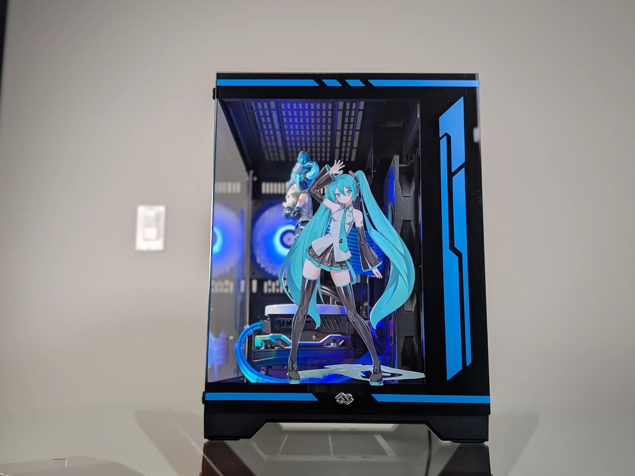 The Most Kawaii Gaming PC - The Hatsune Miku