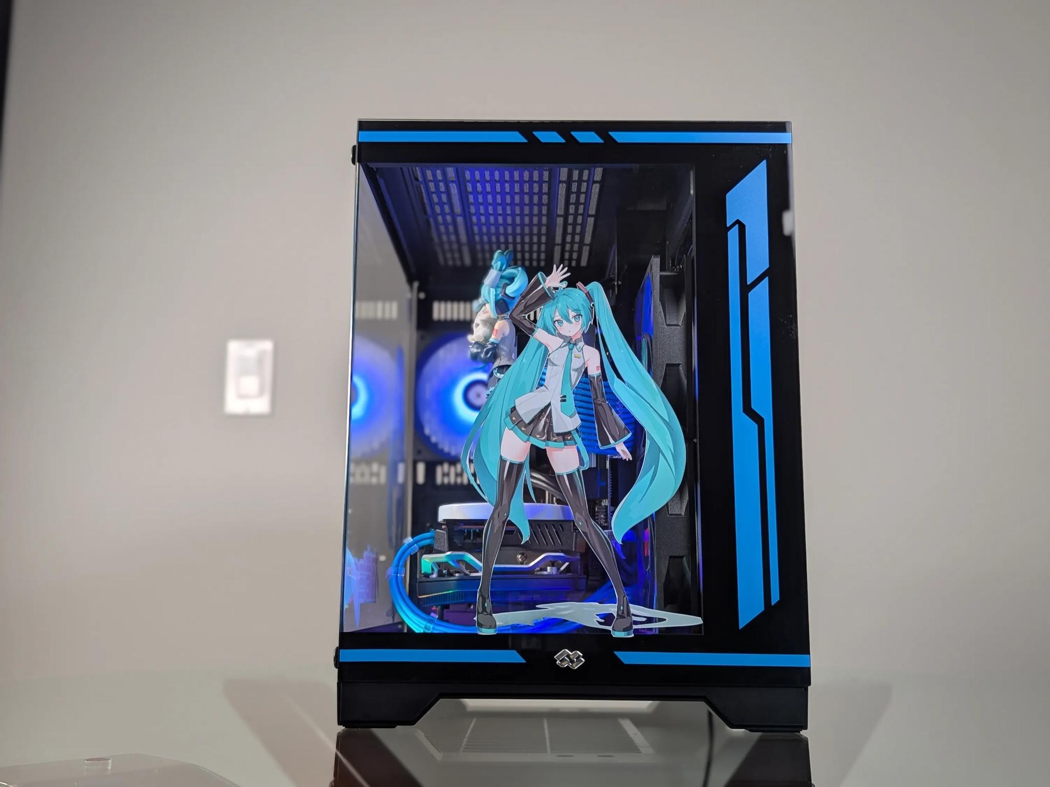 The Most Kawaii Gaming PC - The Hatsune Miku