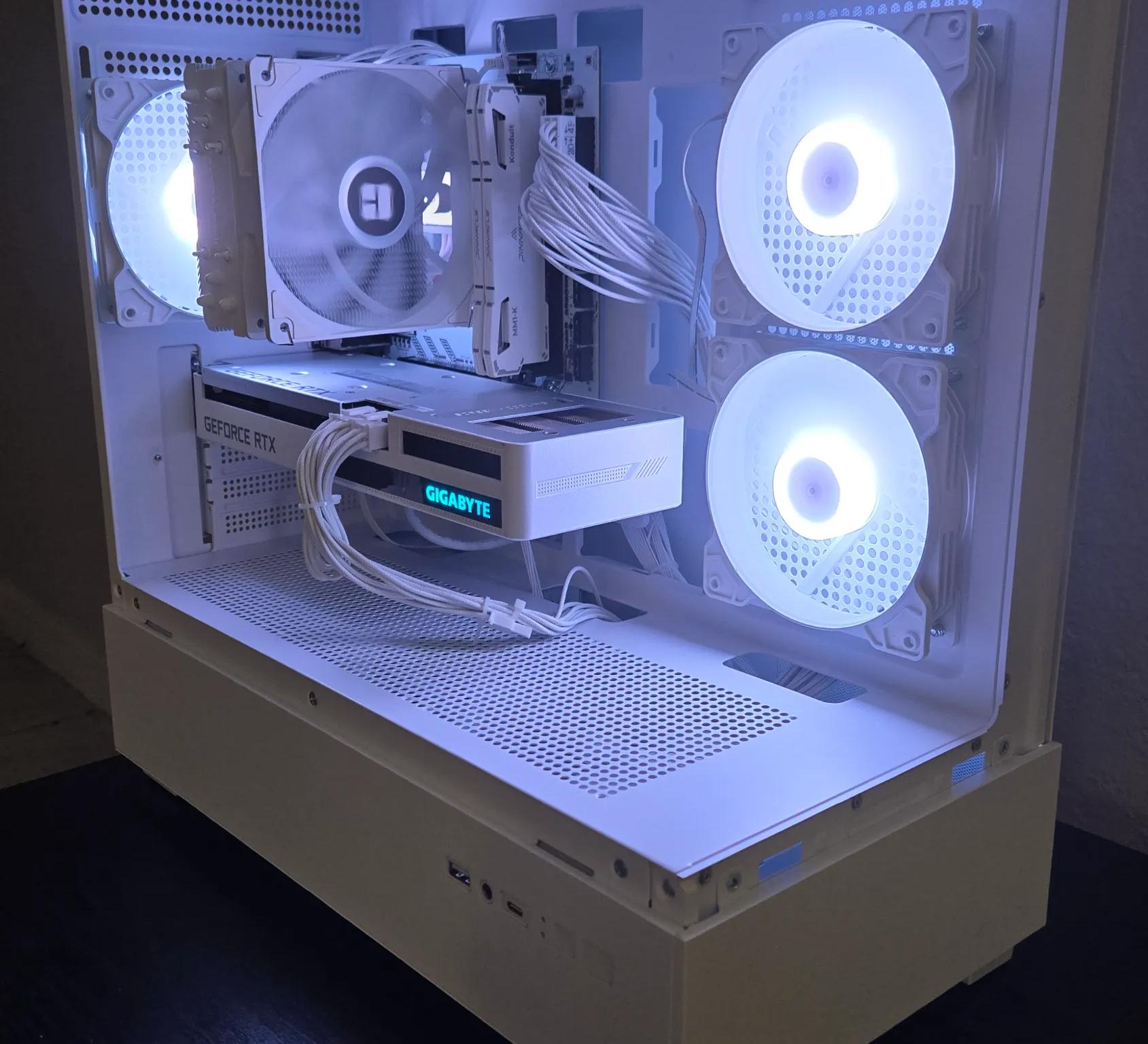 ❄️ SNOW WHITE ❄️ / RTX 3060TI / RYZEN 7 3700X / 32GB DDR4 / 1TB SSD