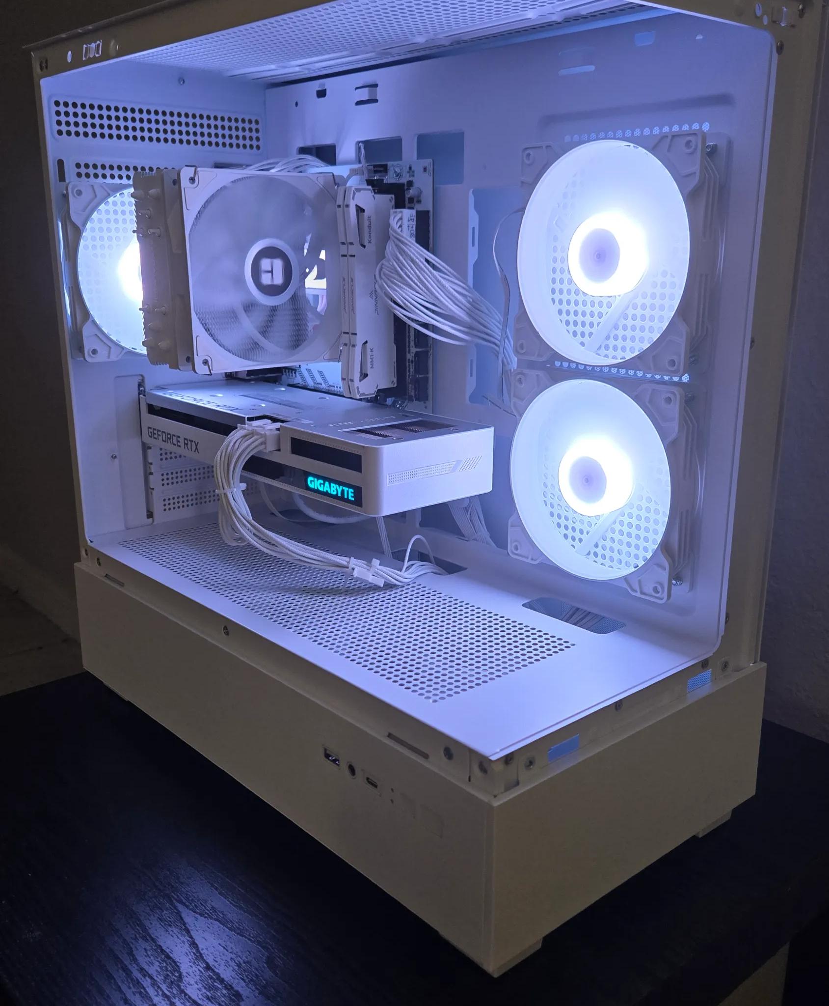 ❄️ SNOW WHITE ❄️ / RTX 3060TI / RYZEN 7 3700X / 32GB DDR4 / 1TB SSD