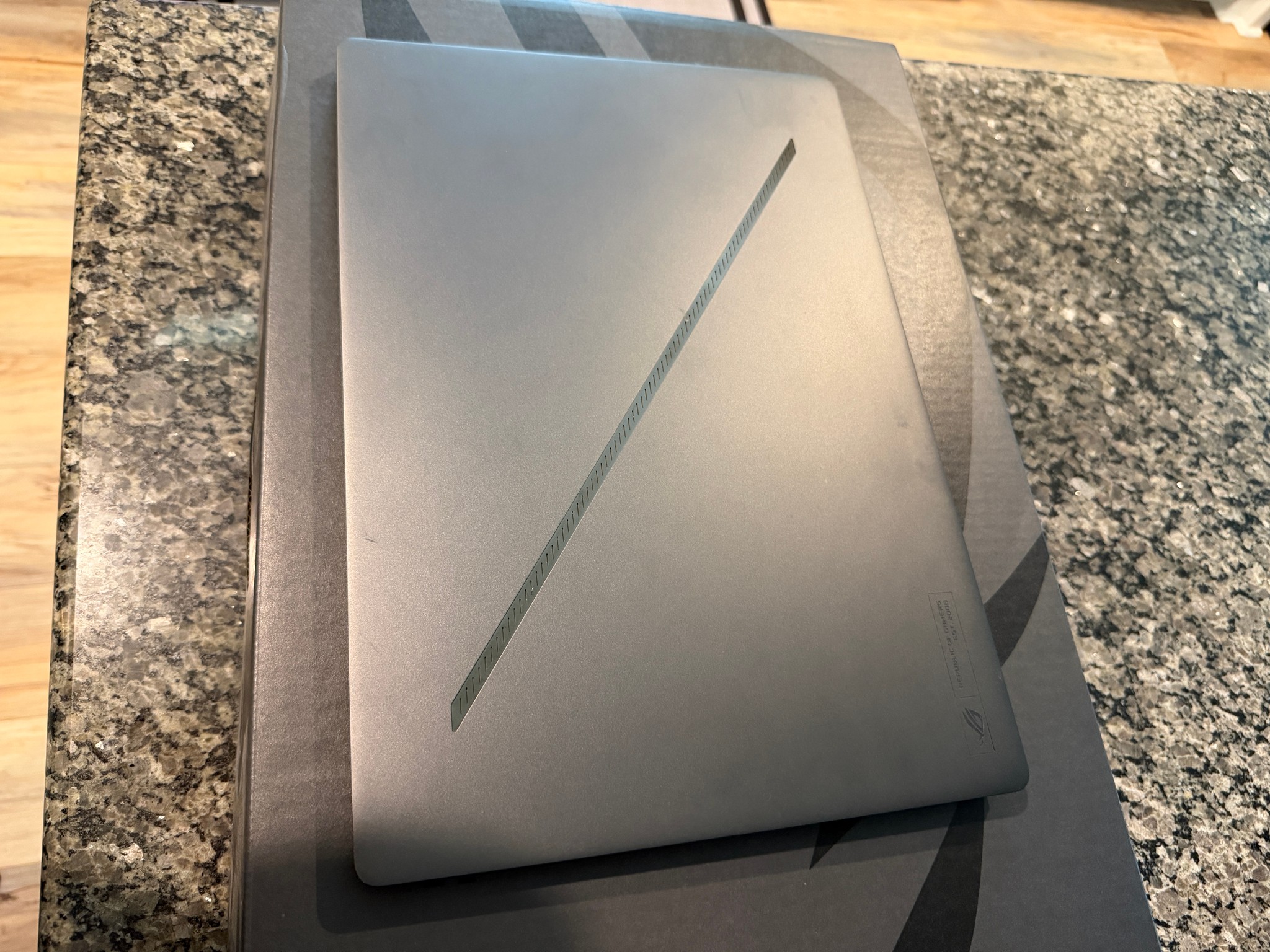 ASUS ROG Zephyrus G16 GU605MI