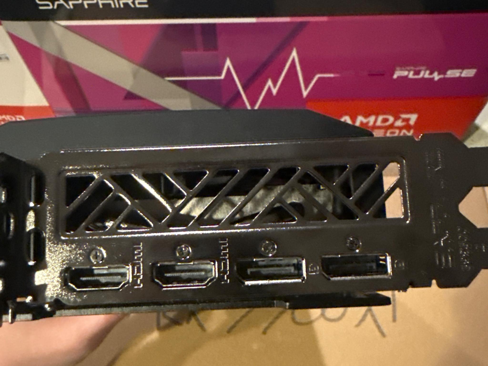Radeon Rx Sapphire Pulse 7700XT 12gb VRAM