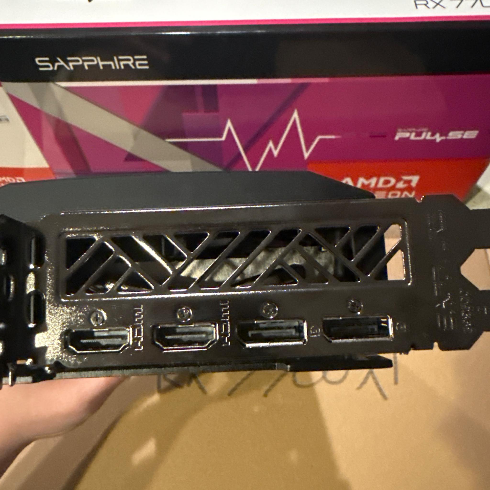 Radeon Rx Sapphire Pulse 7700XT 12gb VRAM