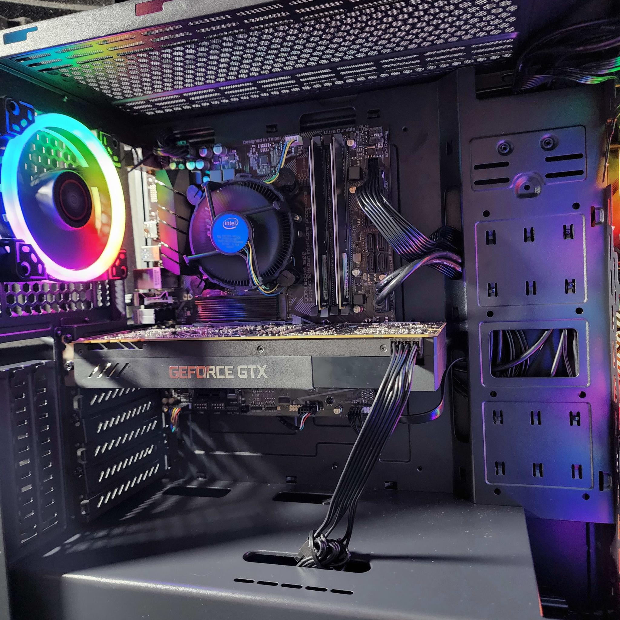 DarkLight - i3 10100F GTX 1070 250GB SSD
