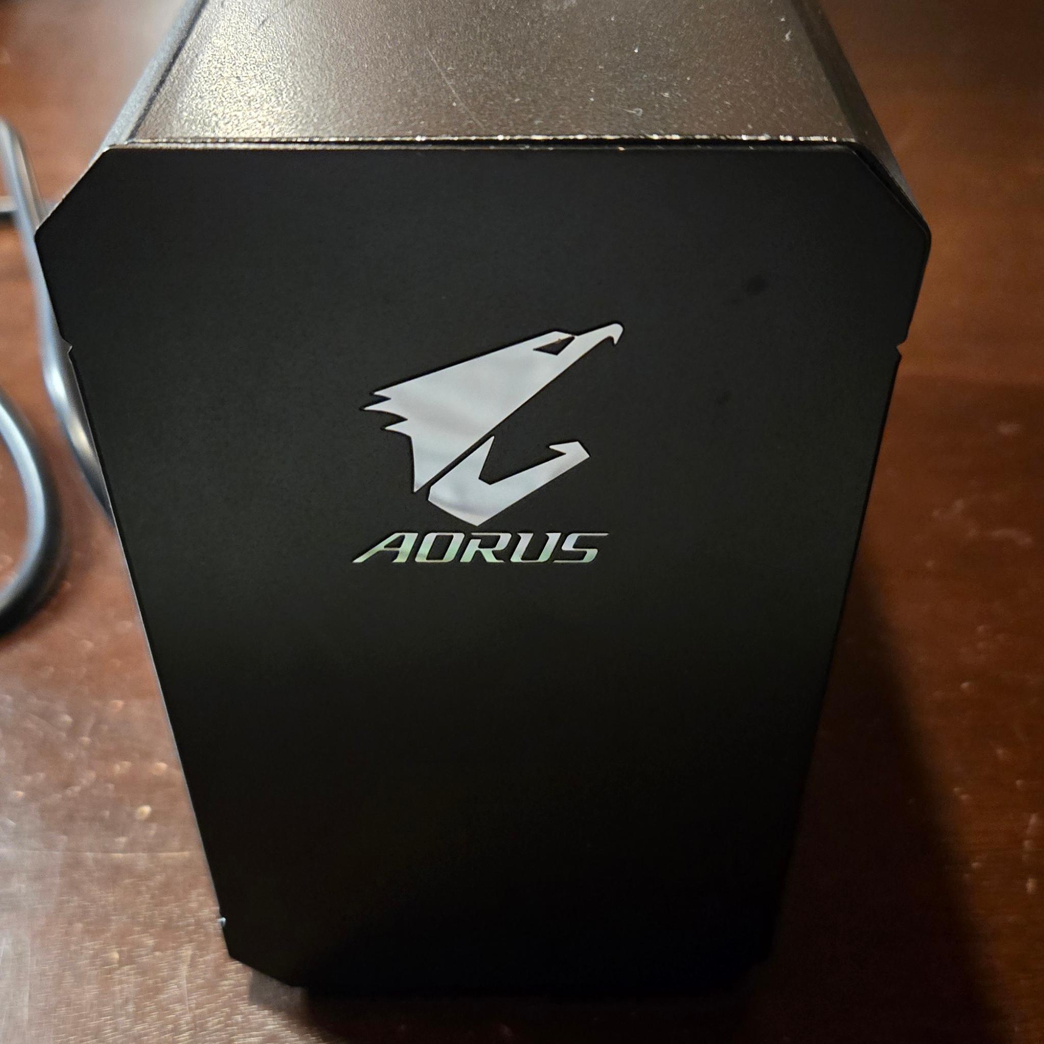 GIGABYTE AORUS Gaming Box 1080 eGPU