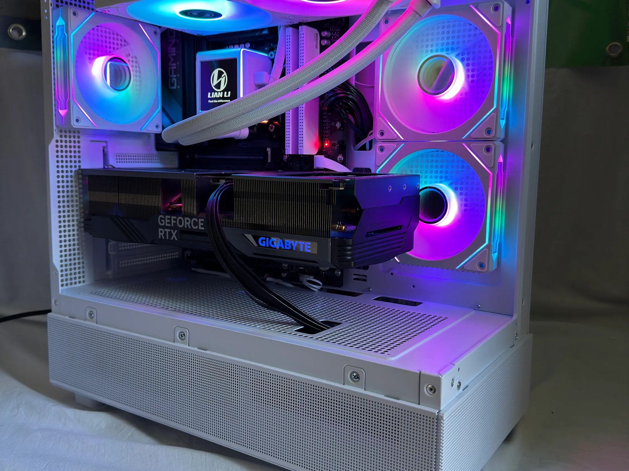 RTX 4080 Super Ryzen 7800X3D Gaming Flagship