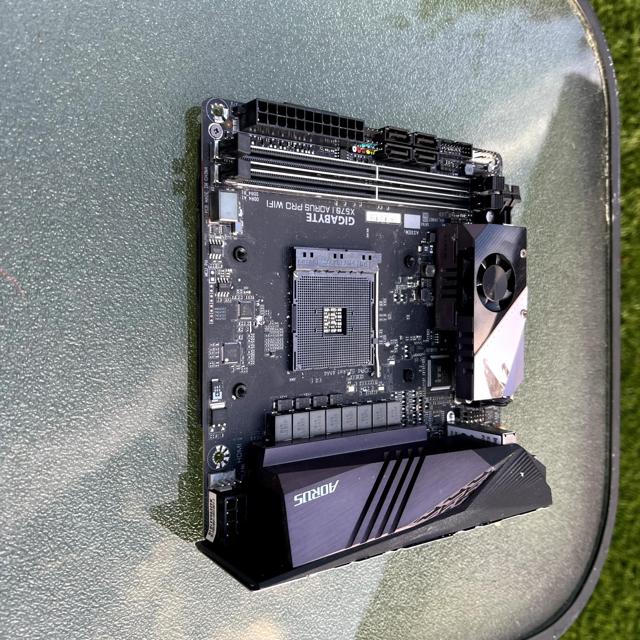 USED GIGABYTE X570I AORUS PRO WIFI - READ