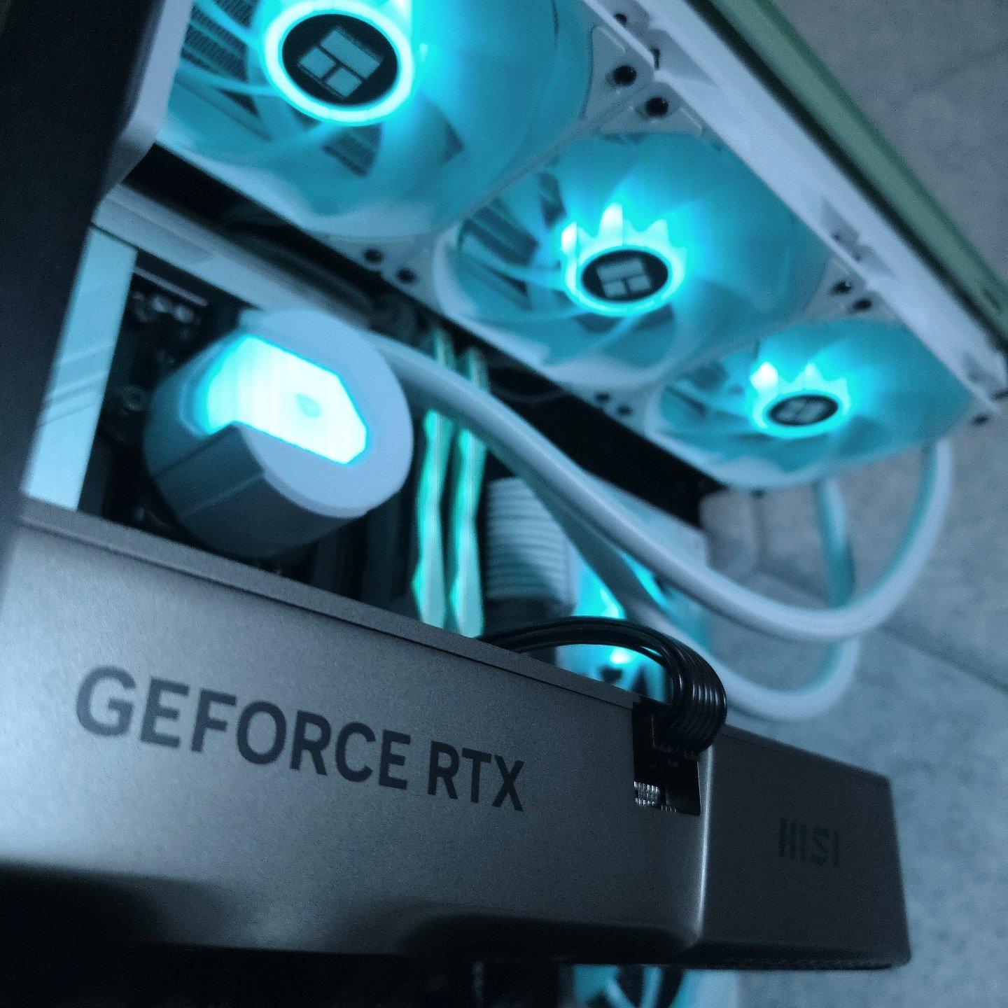 RTX 4070 Ti Super 💚 Core Ultra 7 265F