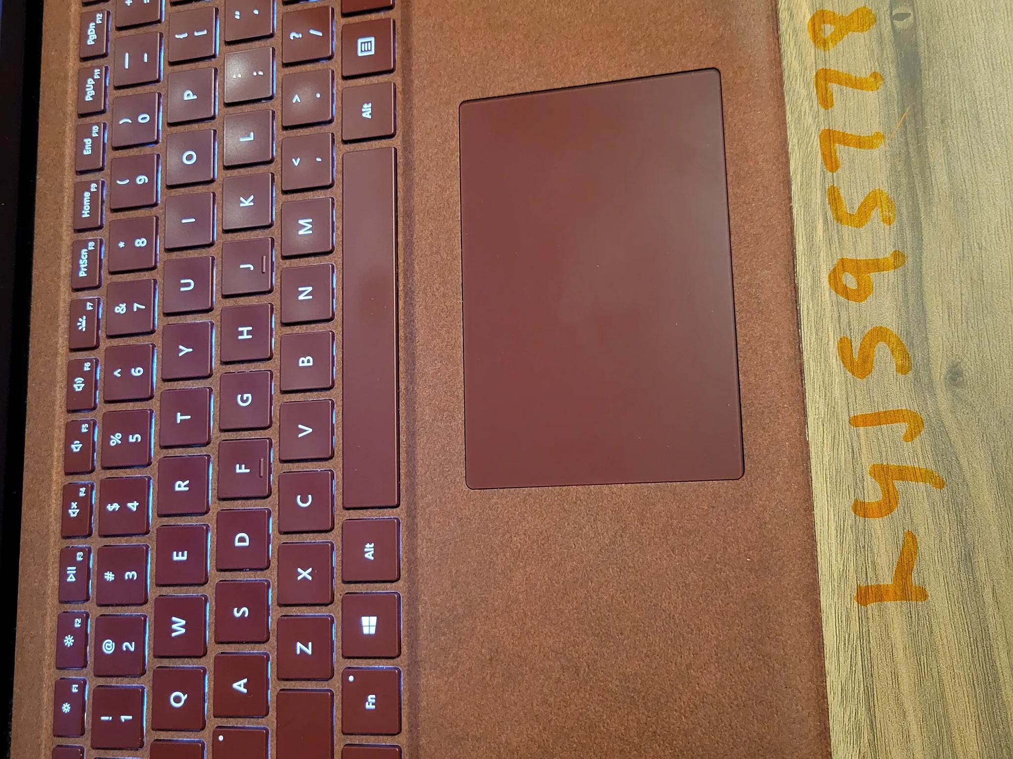 Microsoft Surface Laptop 2 - intel i7 - 256gb ssd - 13.5" 2k Touch Screen