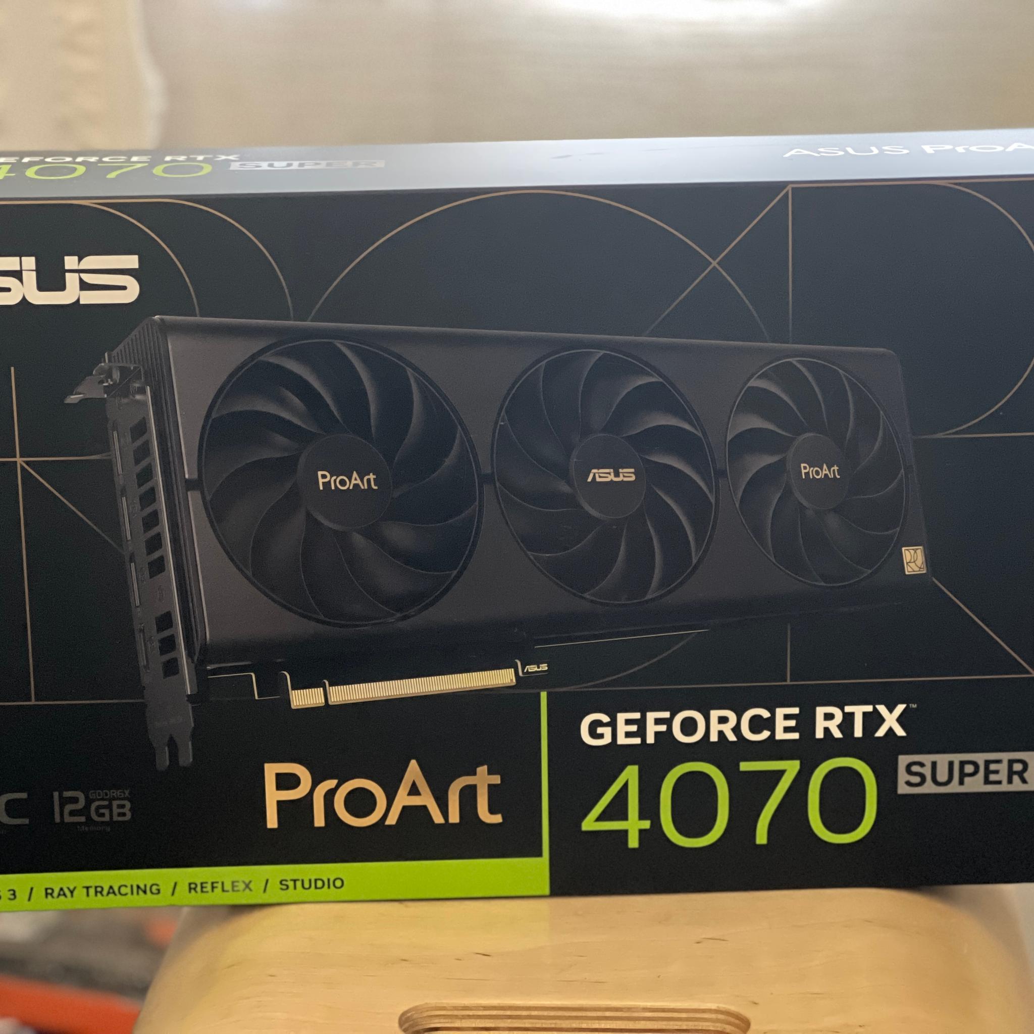 Asus ProArt GeForce RTX 4070 SUPER