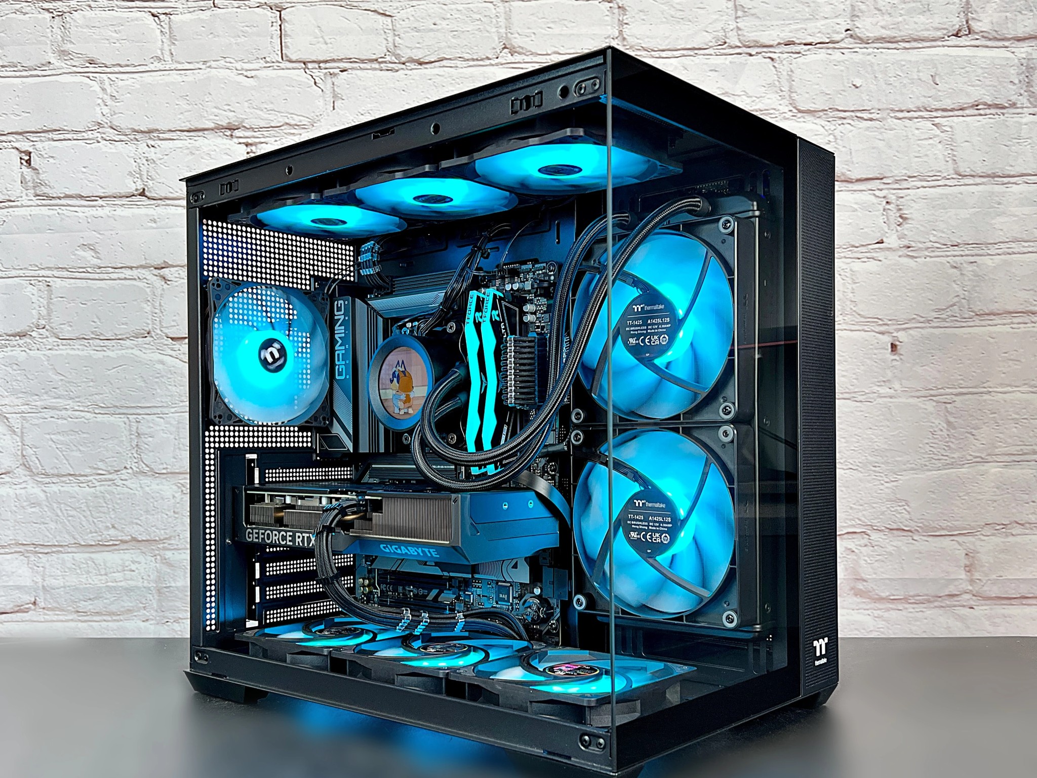 RTX 4070 Ryzen 7 7700X 32GB DDR5 2TB M.2 Win 11Pro Gaming PC