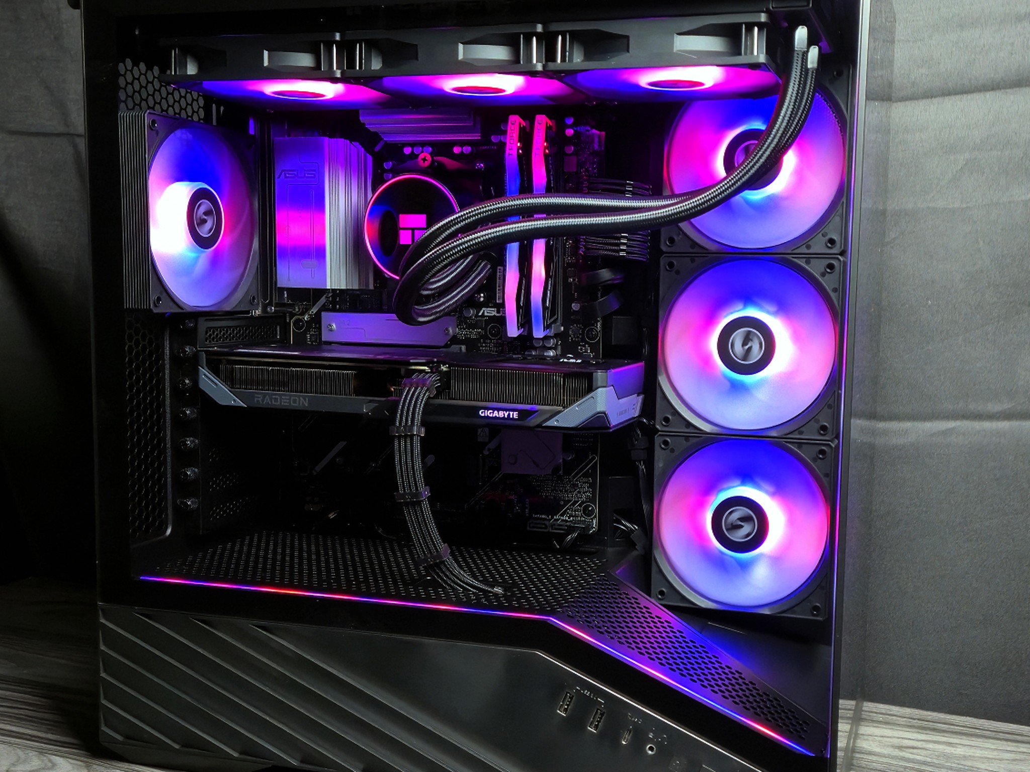 1440p Gaming PC - RX 9060 XT 16GB - Ryzen 7600X - 32GB DDR5 6000MHz CL30 - Gen4 NVMe - Custom
