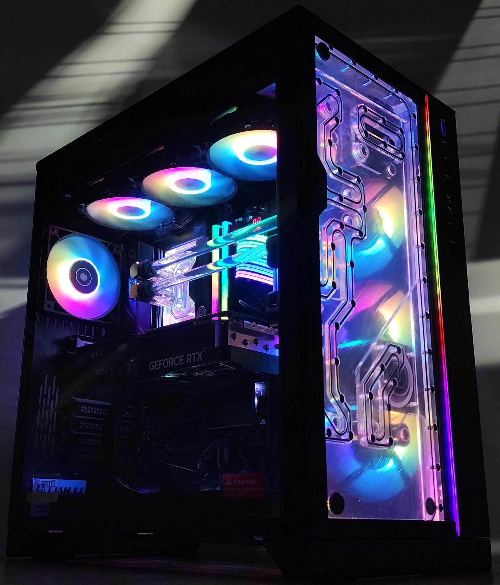 Gaming PC Ryzen 7 9700X 32GB RAM 2TB SSD RTX 5070 Ti 16GB Windows 11 Computer