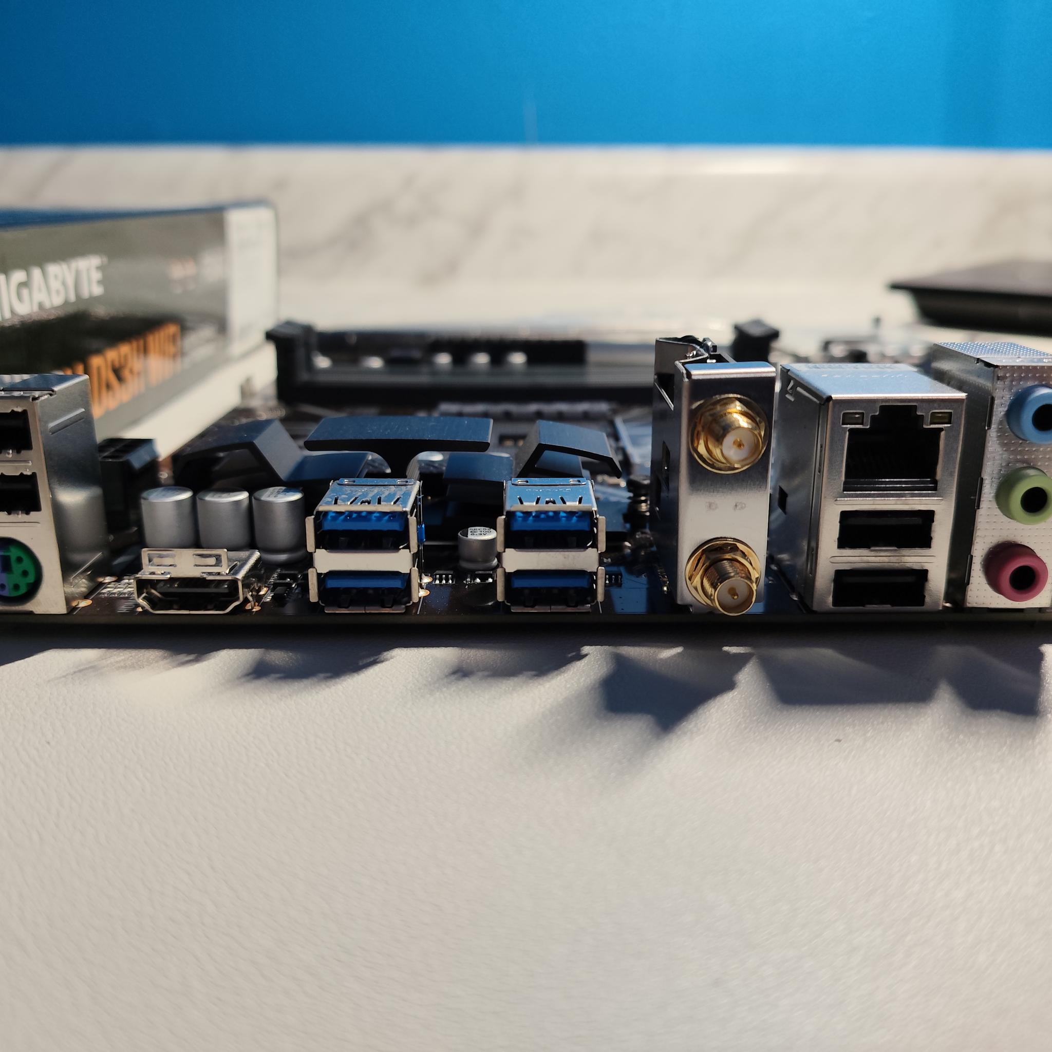 GIGABYTE B450M DS3H WIFI MATX