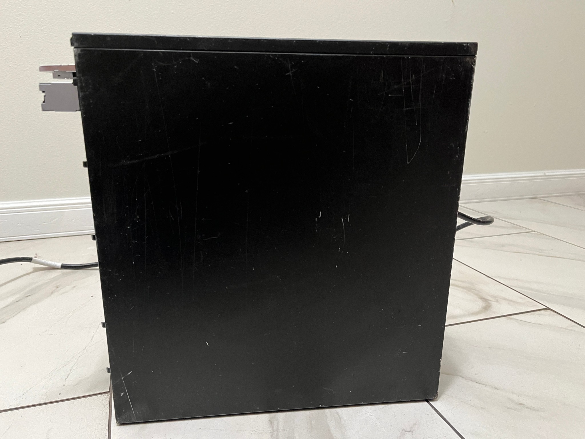NVIDIA RTX 2070, Intel i5-8500, 16GB RAM,3.2TB Storage- Dell Gaming PC w/Wi-Fi & BT(Missing F Plate)