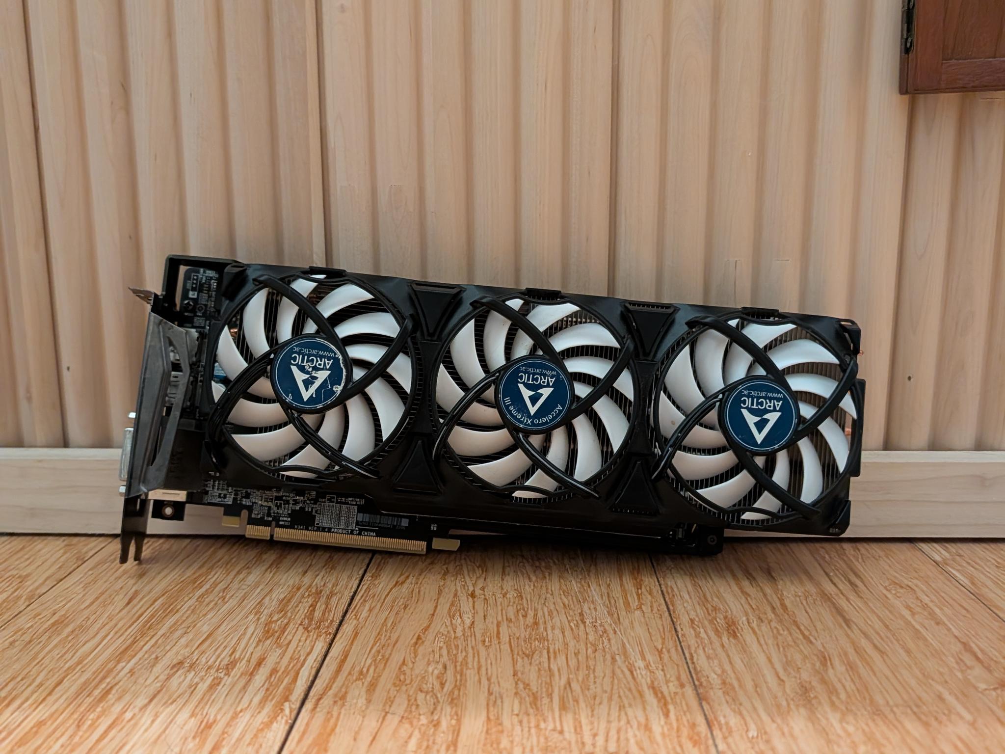 MSI Radeon RX 570 ARMOR 8G - Image 1
