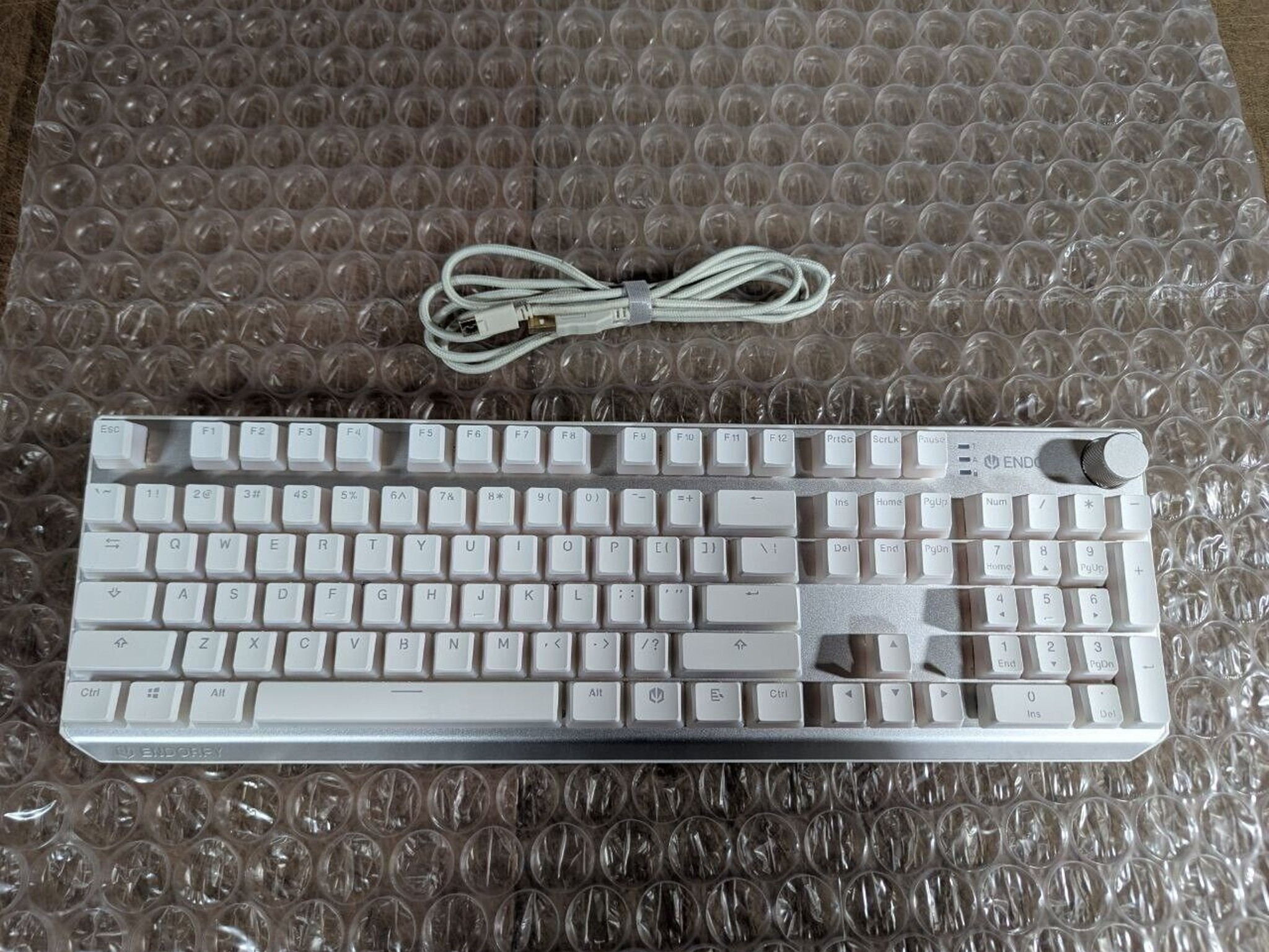 Endorfy Thock Wireless Keyboard | Kailh Box Red Switch | US Layout - Onyx White