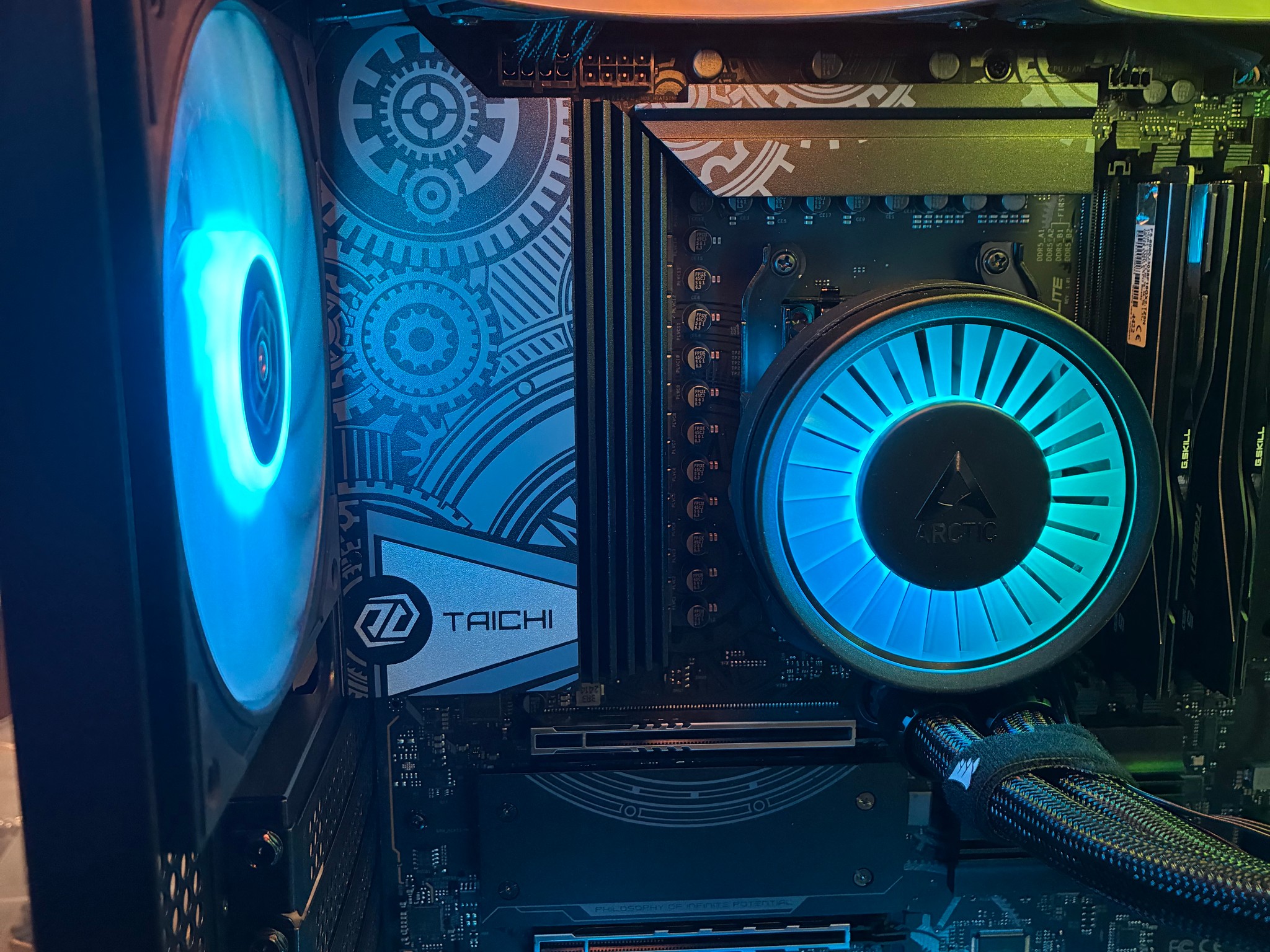 Ryzen 7 9700X AM5 PC | B650E Taichi Lite | 32GB DDR5 | 2TB 980 Pro | No GPU