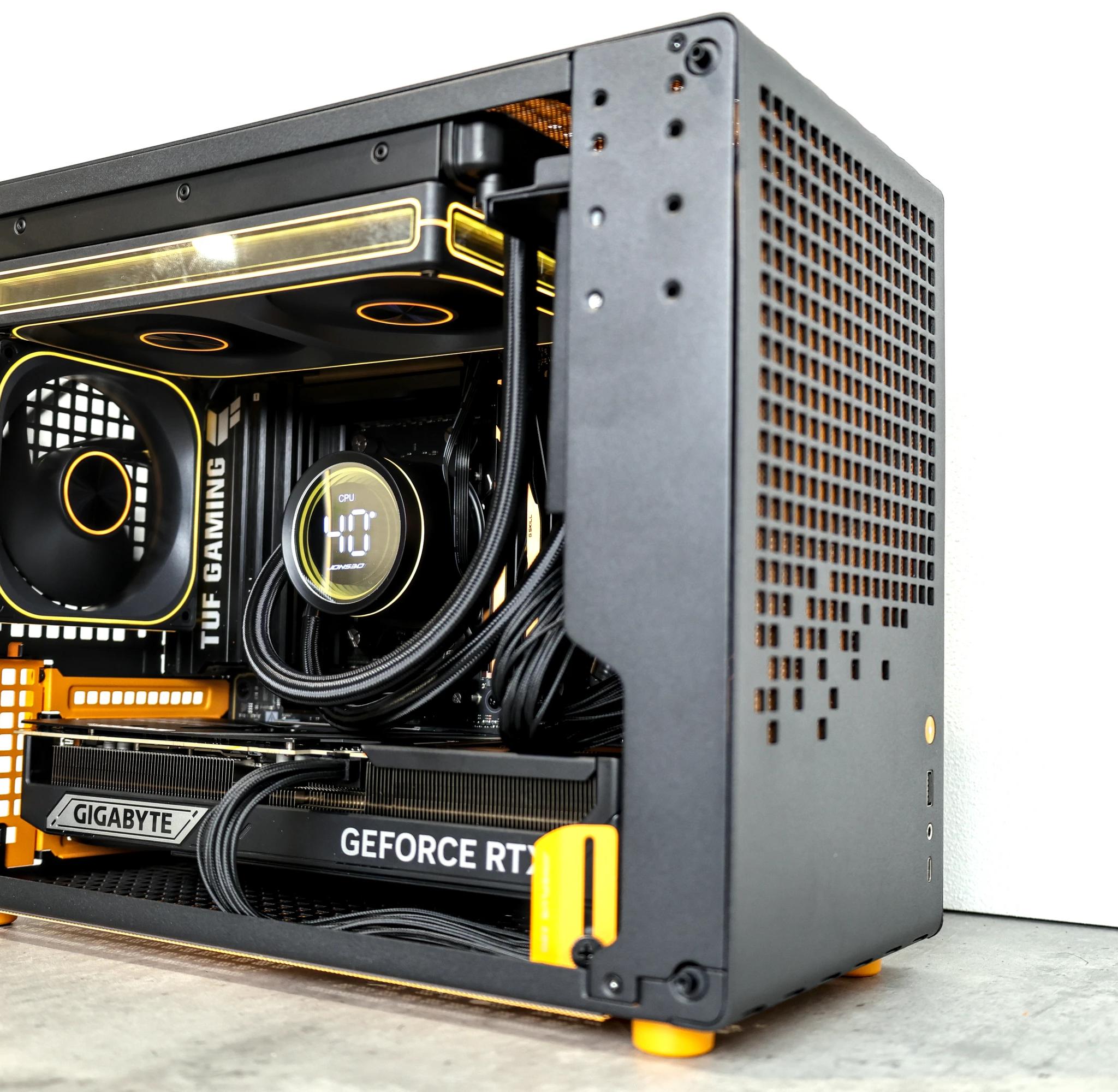 I Feel Orange - Compact 20L 9850X3D+ 5080 Build